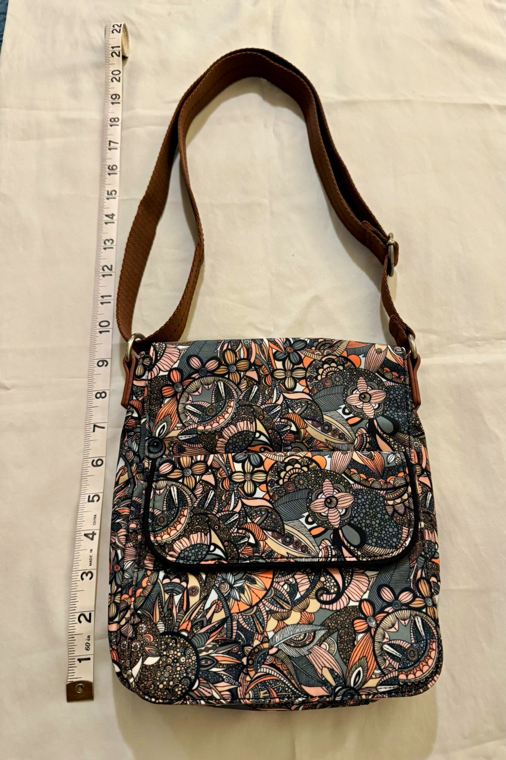 Sakroots Floral Small Crossbody Bag Adjustable Brown Strap, Pockets, Magnetic