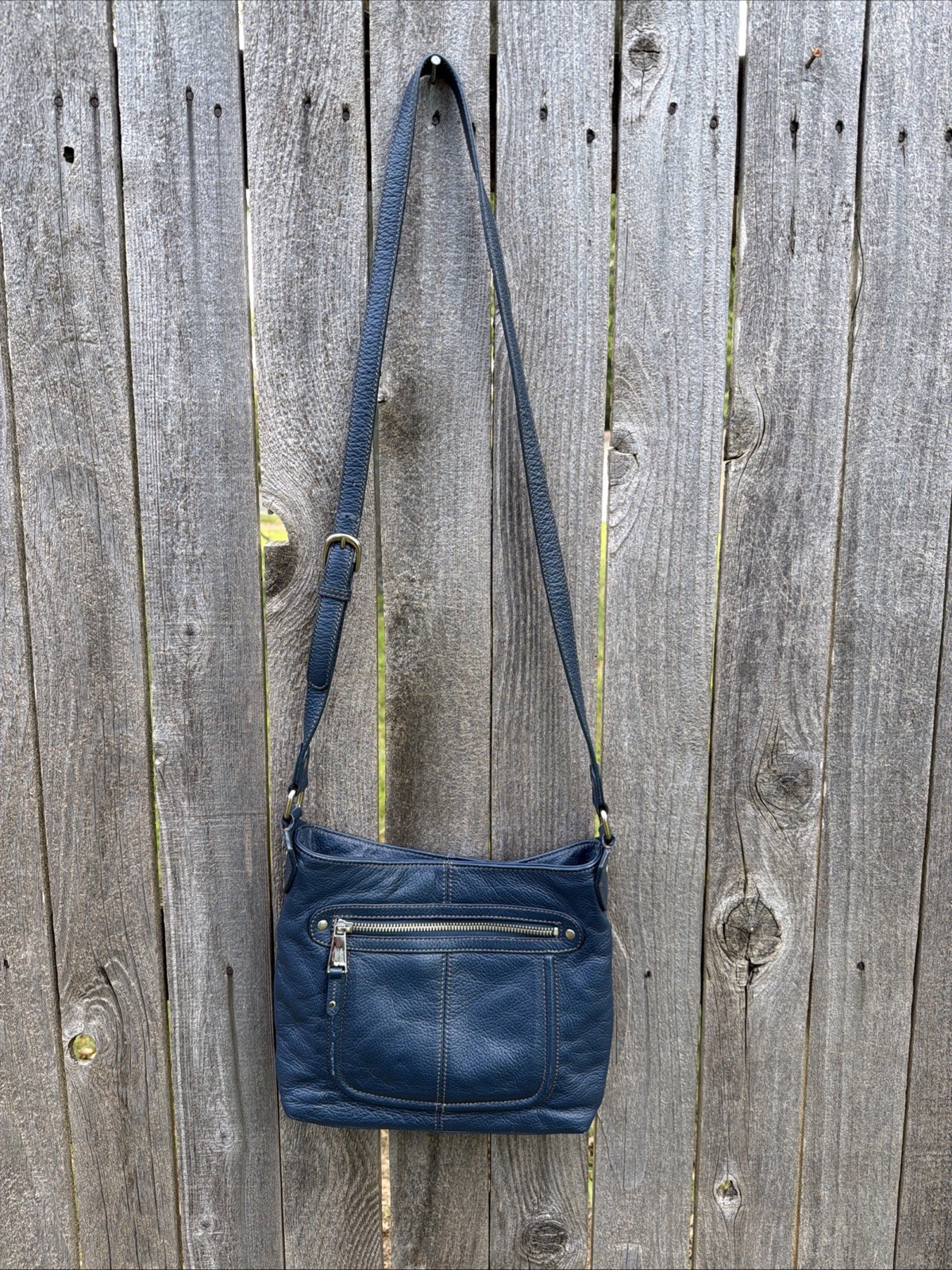 Pelle Studio Navy Blue Crossbody Zip Purse w/ Adjustable Handle Genuine Leather