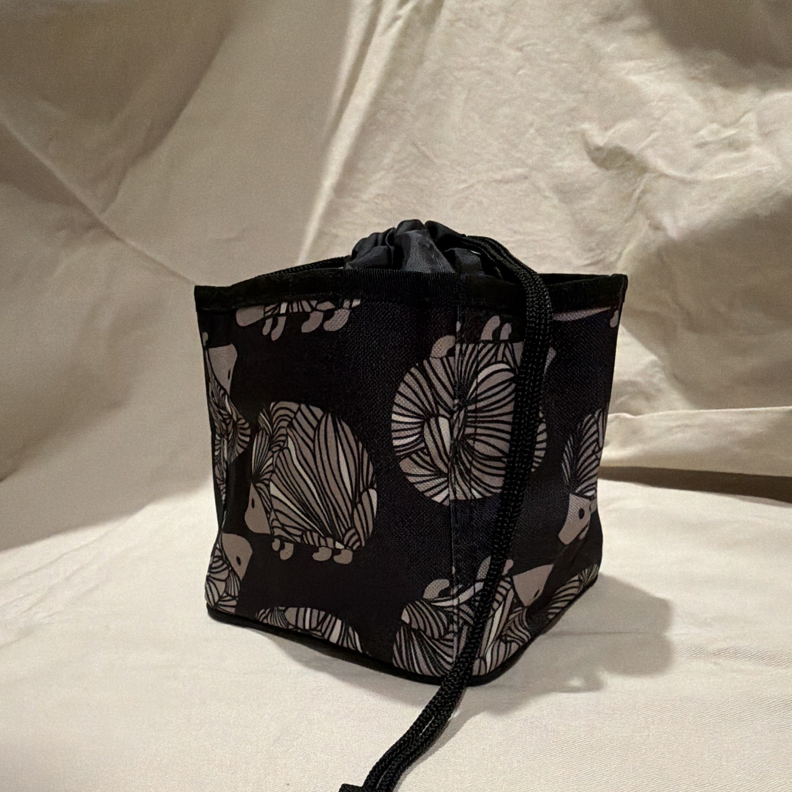 Thirty-One Black & White hedgehog Drawstring Closure nylon Bag