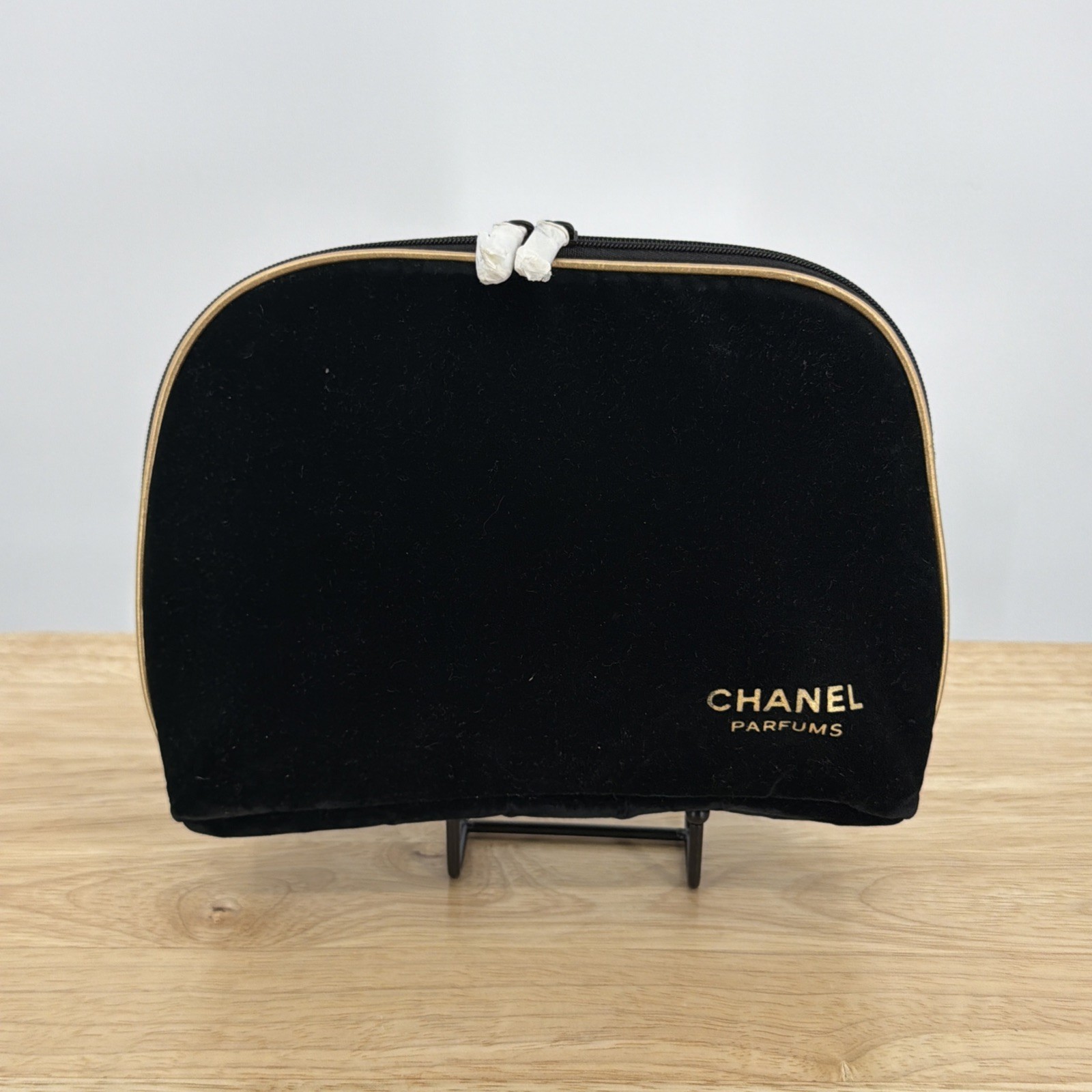 Chanel Parfums Bag & Makeup Velvet Pouch Bag NWOT Chic Travel Designer