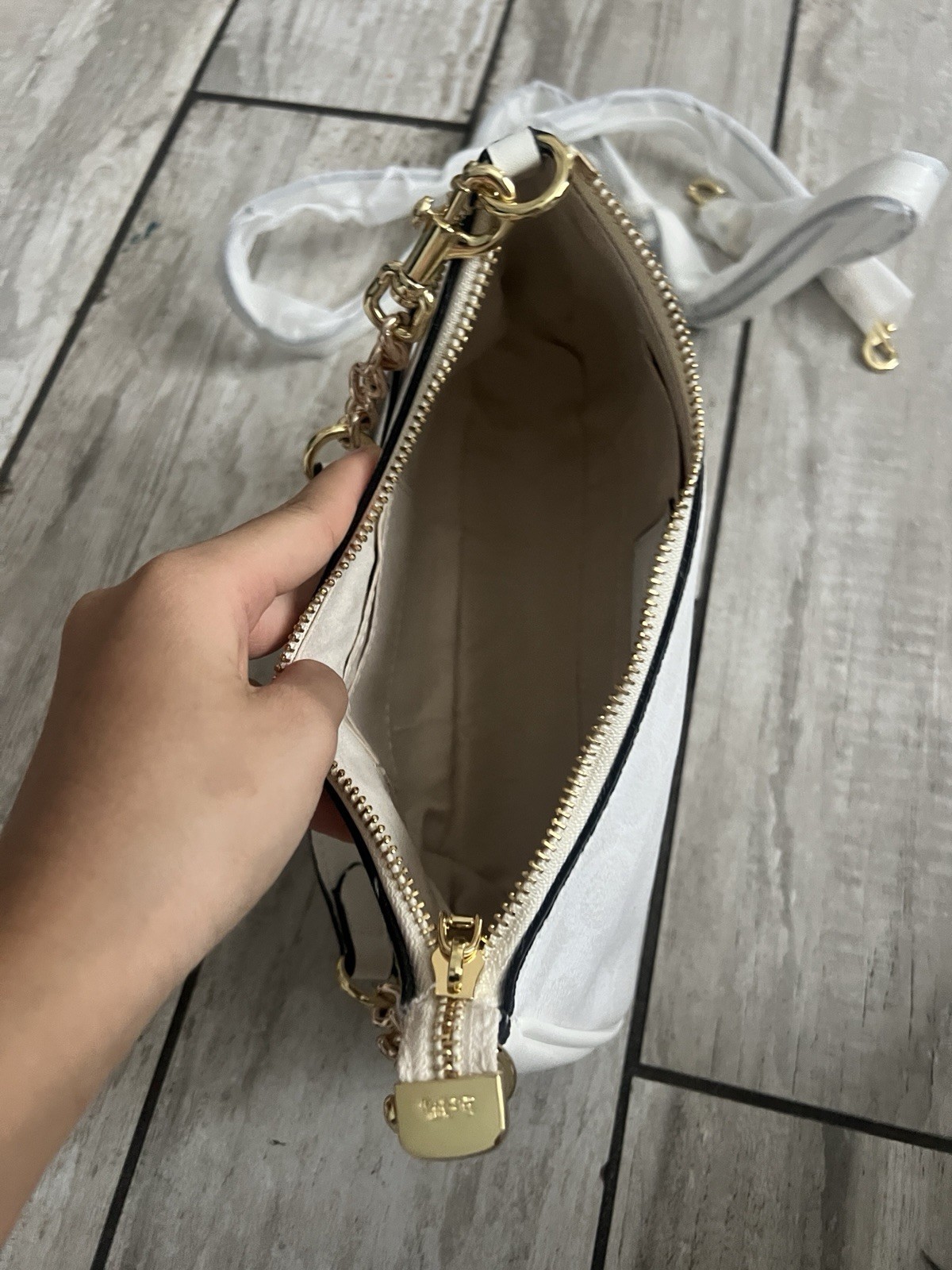 Coach White Signature Logo Small Shoulder Bag Zip Top w/ Detachable Strap