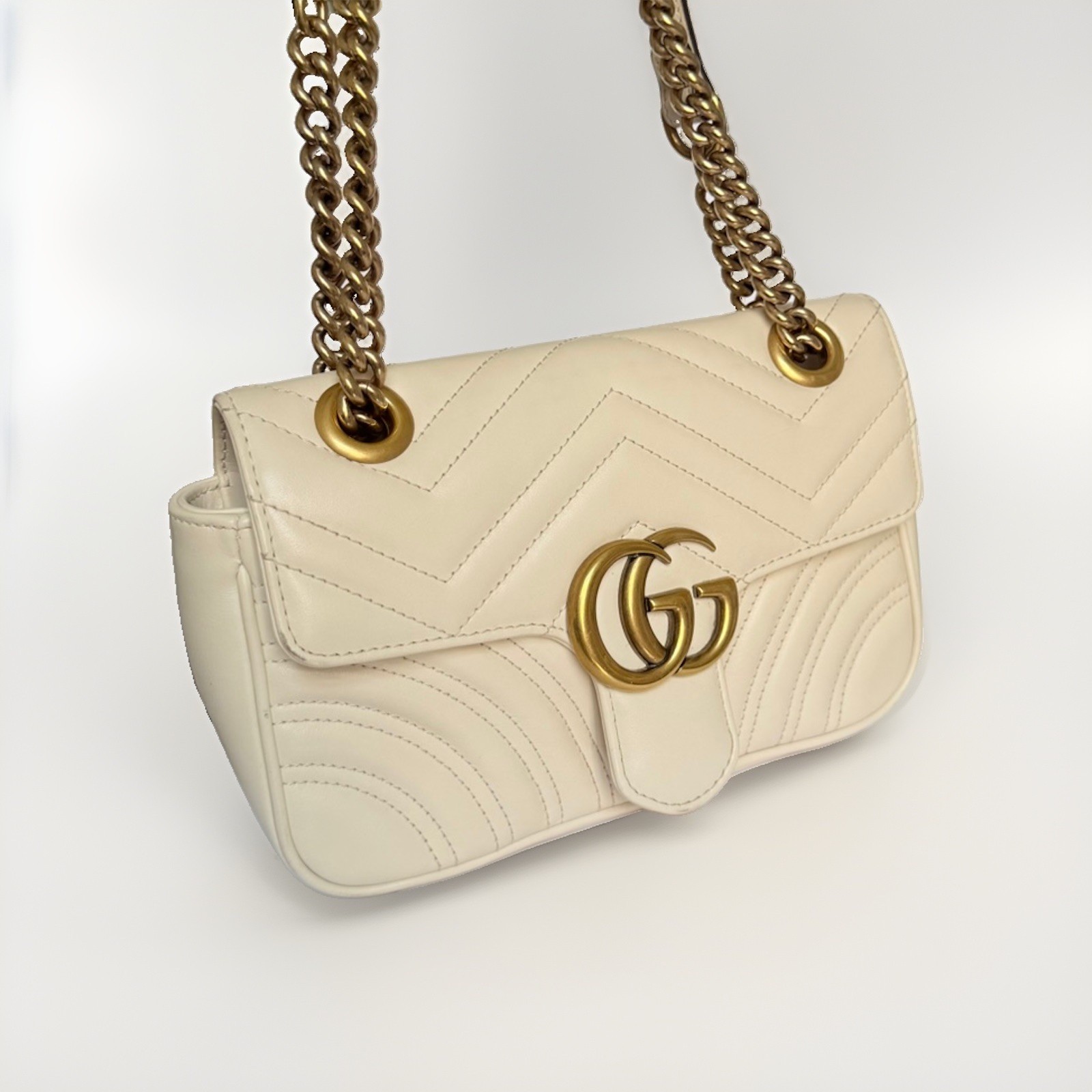 GUCCI GG Marmont Small Shoulder Bag in White Matelassé Chevron Lambskin Leather
