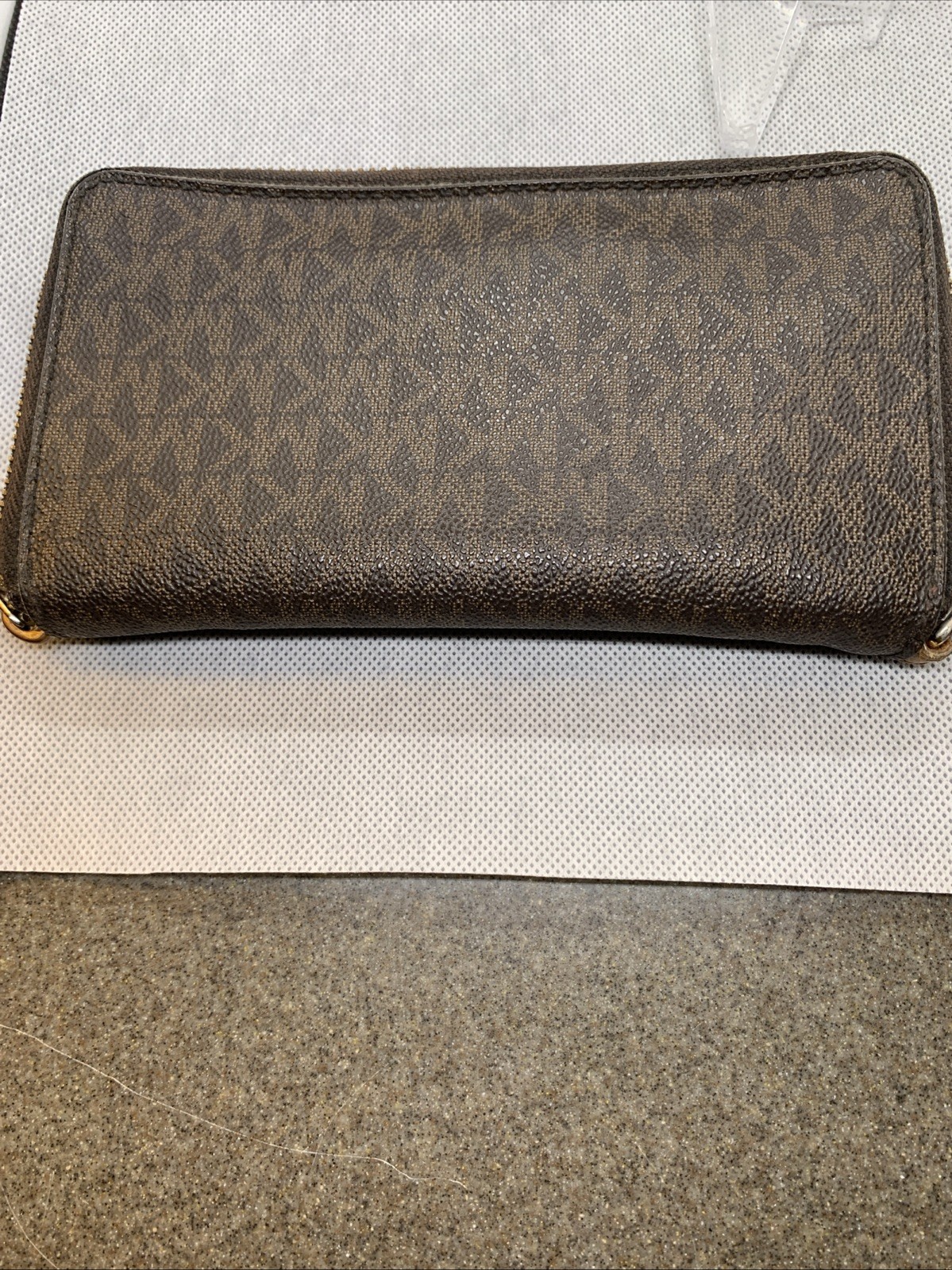Michael Kors wallet Brown w Gold Logo Zippered Bills Coins Cards Phone READ DES