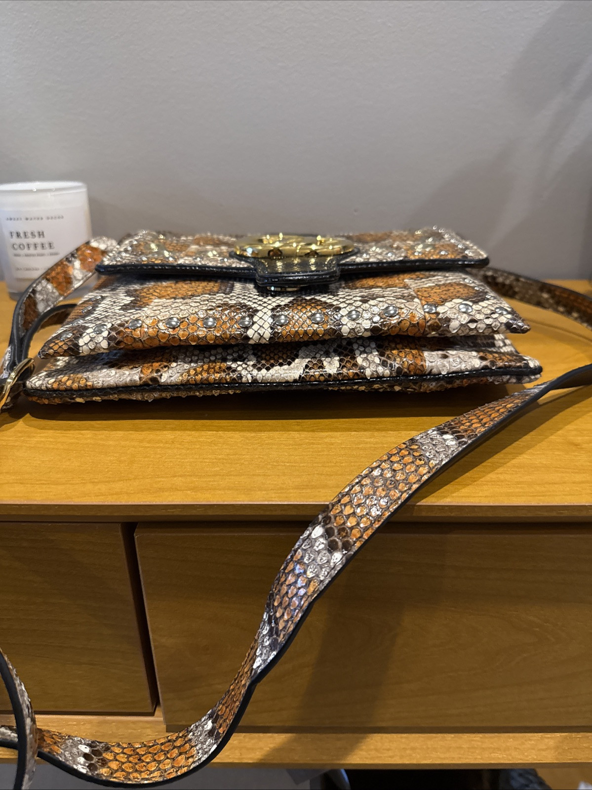 GUCCI Arli Shoulder Bag Embossed Python -Medium —Excellent Condition!