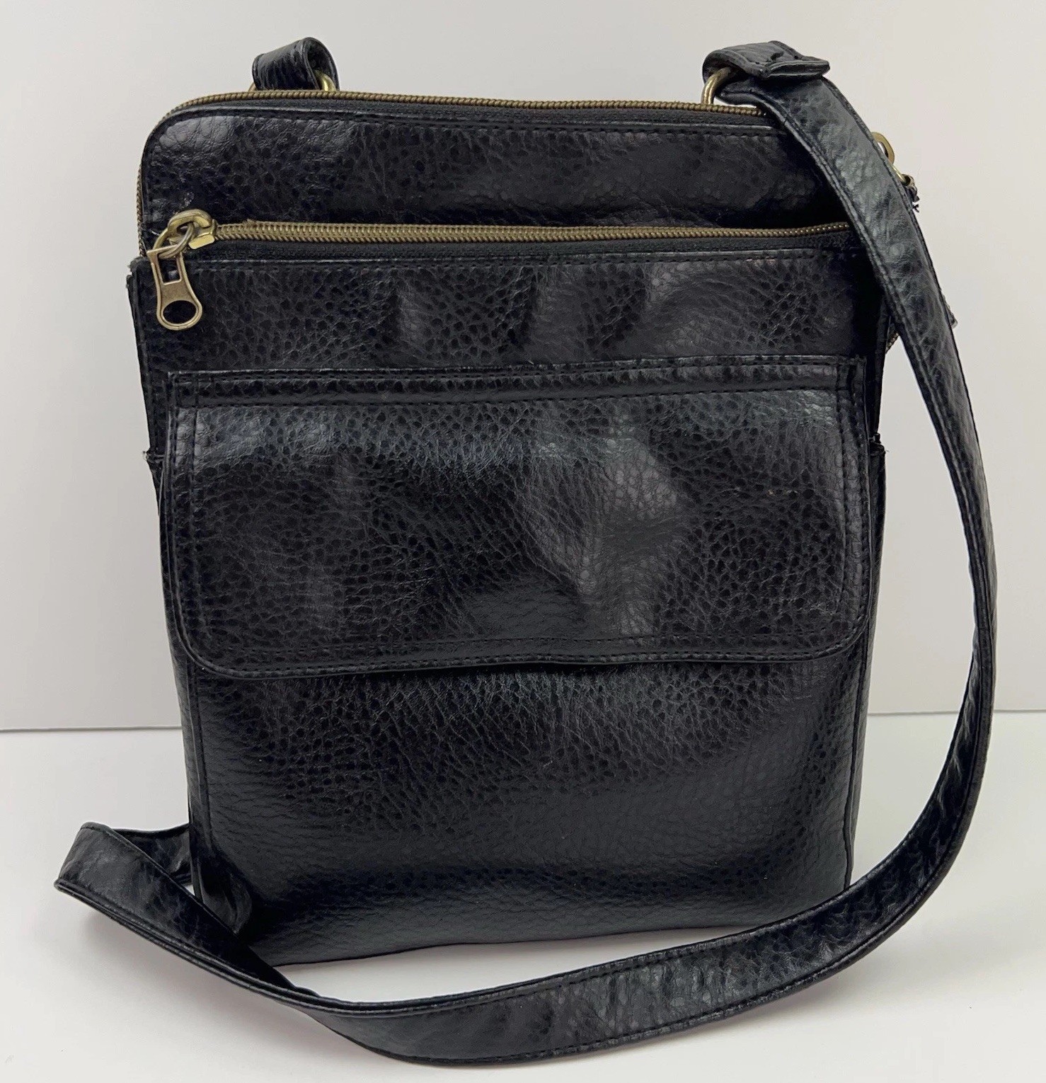 RELIC Crossbody Black Faux Leather Multi Zip Shoulder Purse Travel Casual Bag