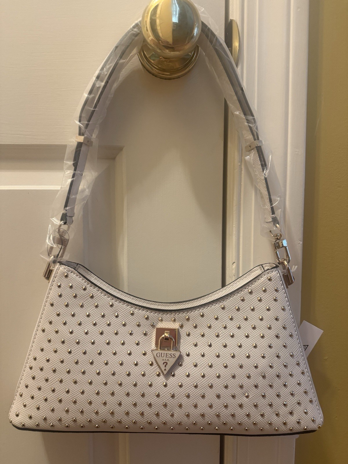 GUESS Embossed Logo Chain Trim Shoulder Bag Off White Cream Purse NWT $108