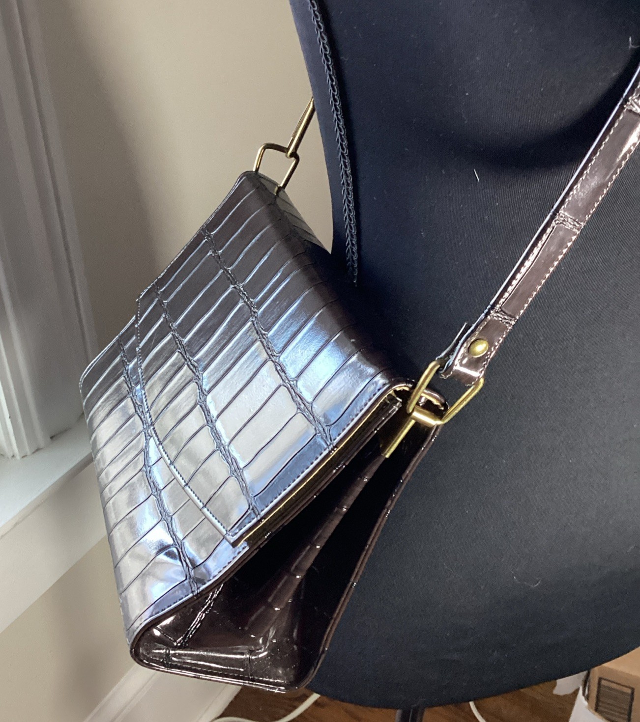 Vintage Mock Crock Brown Purse Pocket Book With Adjustable Crossbody Strap Mirro