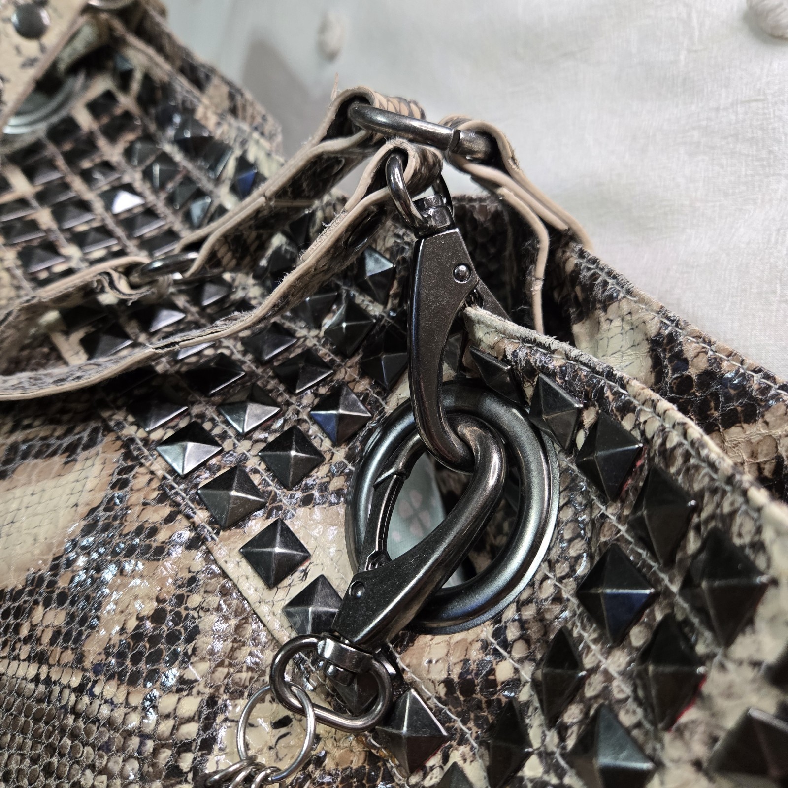 Gorgeous DOUBLE D RANCH Faux Snakeskin Studded Boho Handbag Tassle Beaded Clip