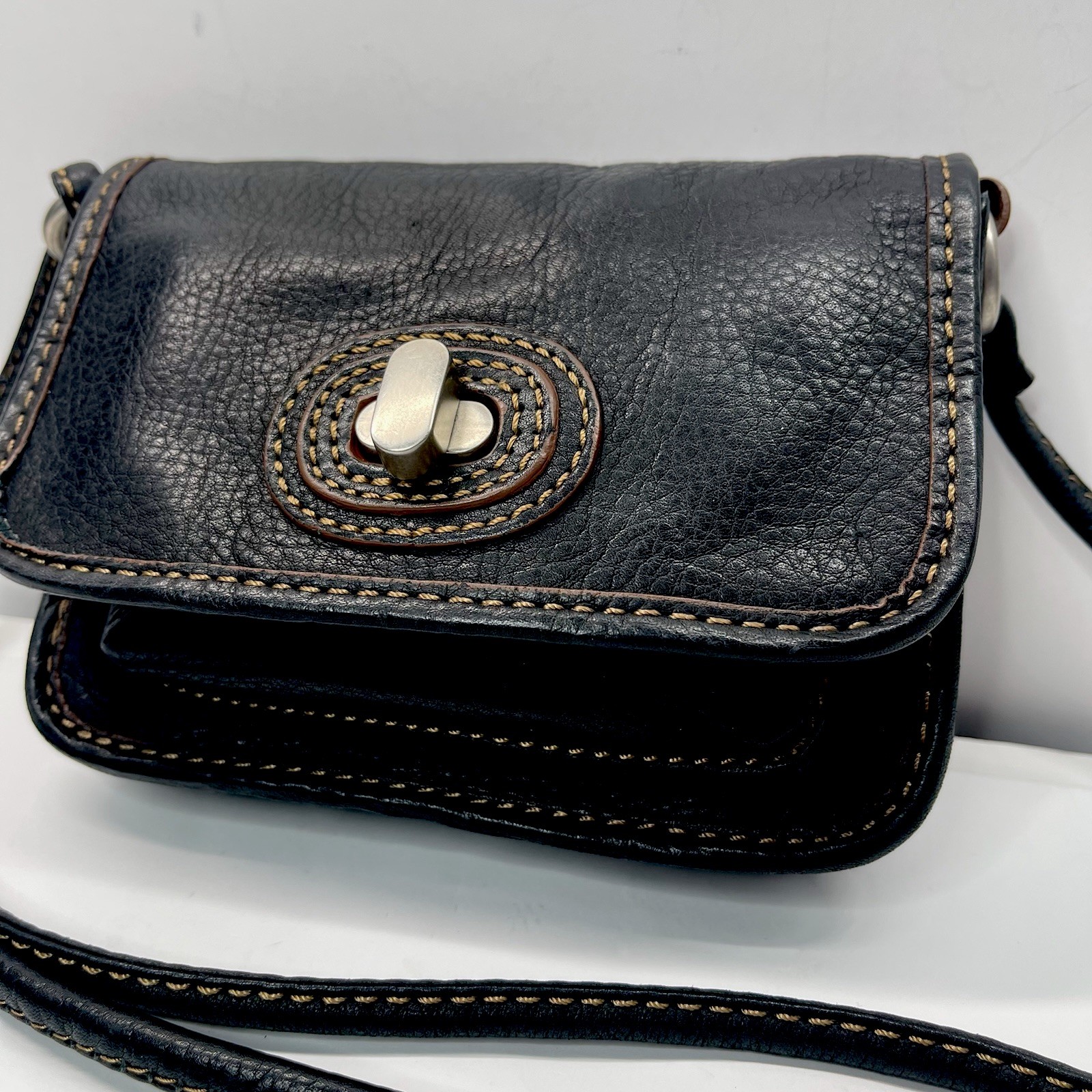 Fossil Crossbody Bag Small Soft Pebbled Leather Black Turn Lock Zip 6.5×5”