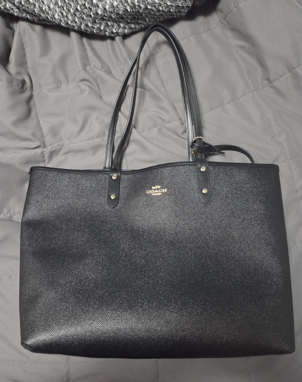 Coach Medium Tote Bag Black with Gold Hardware Zip Closure Pockets Lined