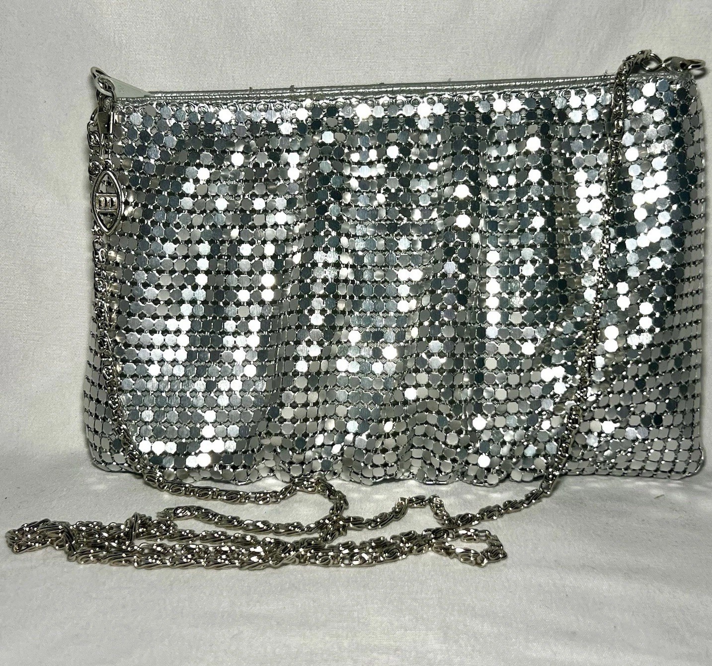 Vintage 1990s Silver Metal Mesh Chain Strap Zip Shoulder Bag Lined Small