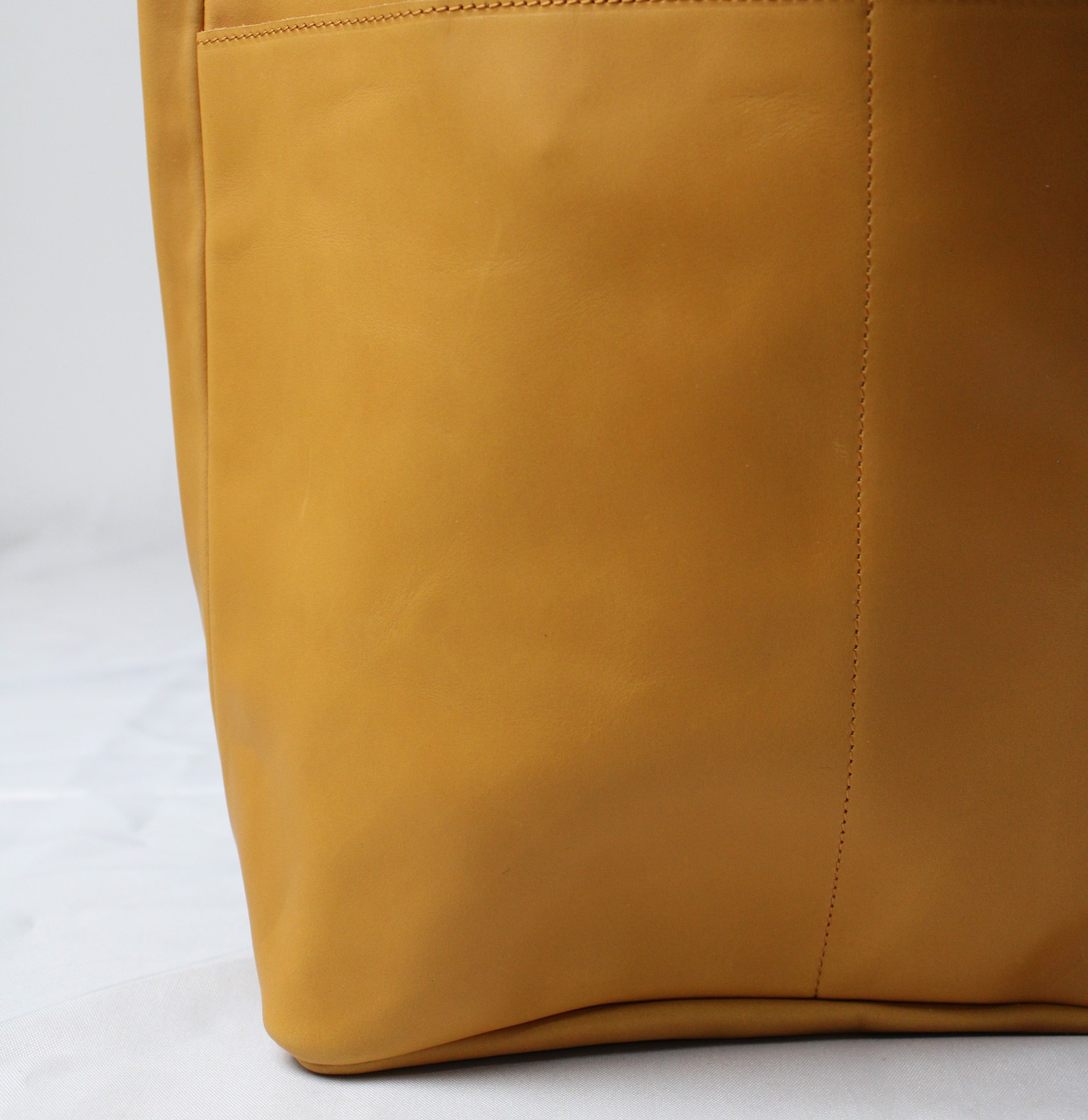 Able Women’s Selam Pull-Up Leather Magazine Tote Bag BE5 Cognac One Size