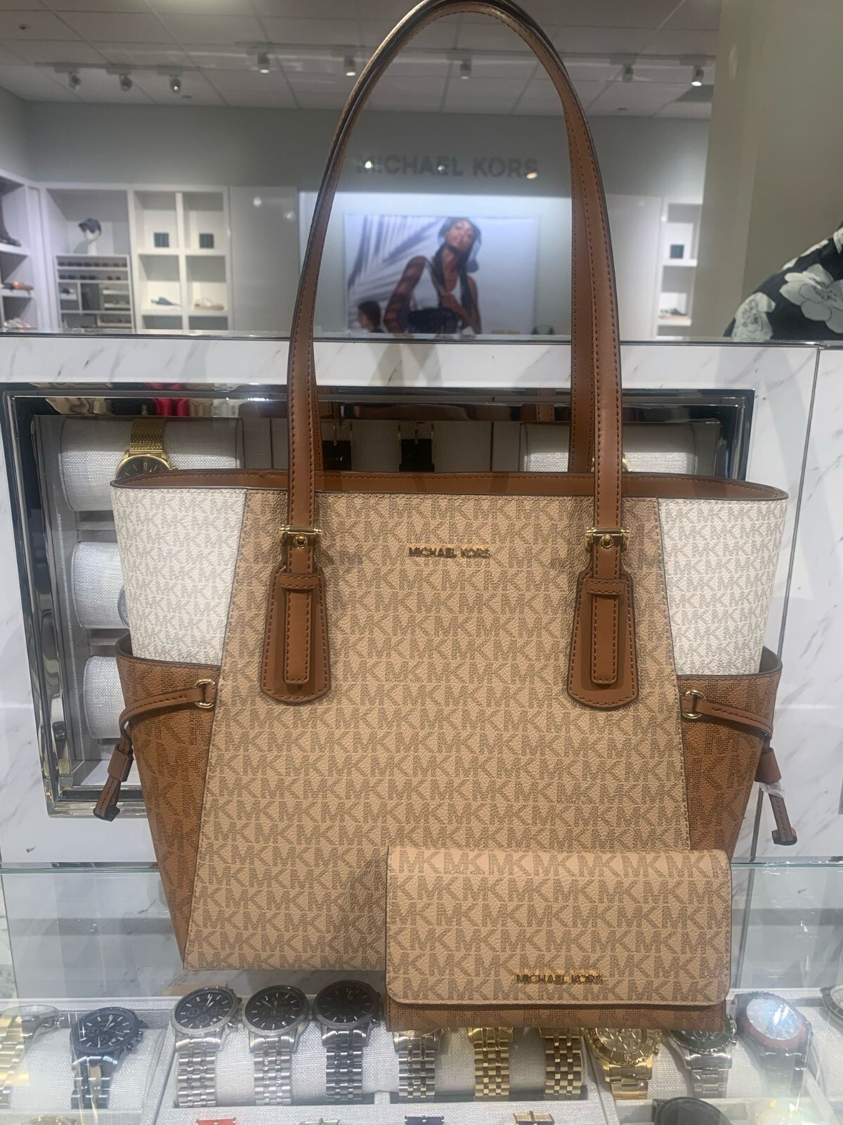 Michael Kors Voyager Large Tote Shoulder Bag + Tri-Fold Wallet Combo Camel Multi