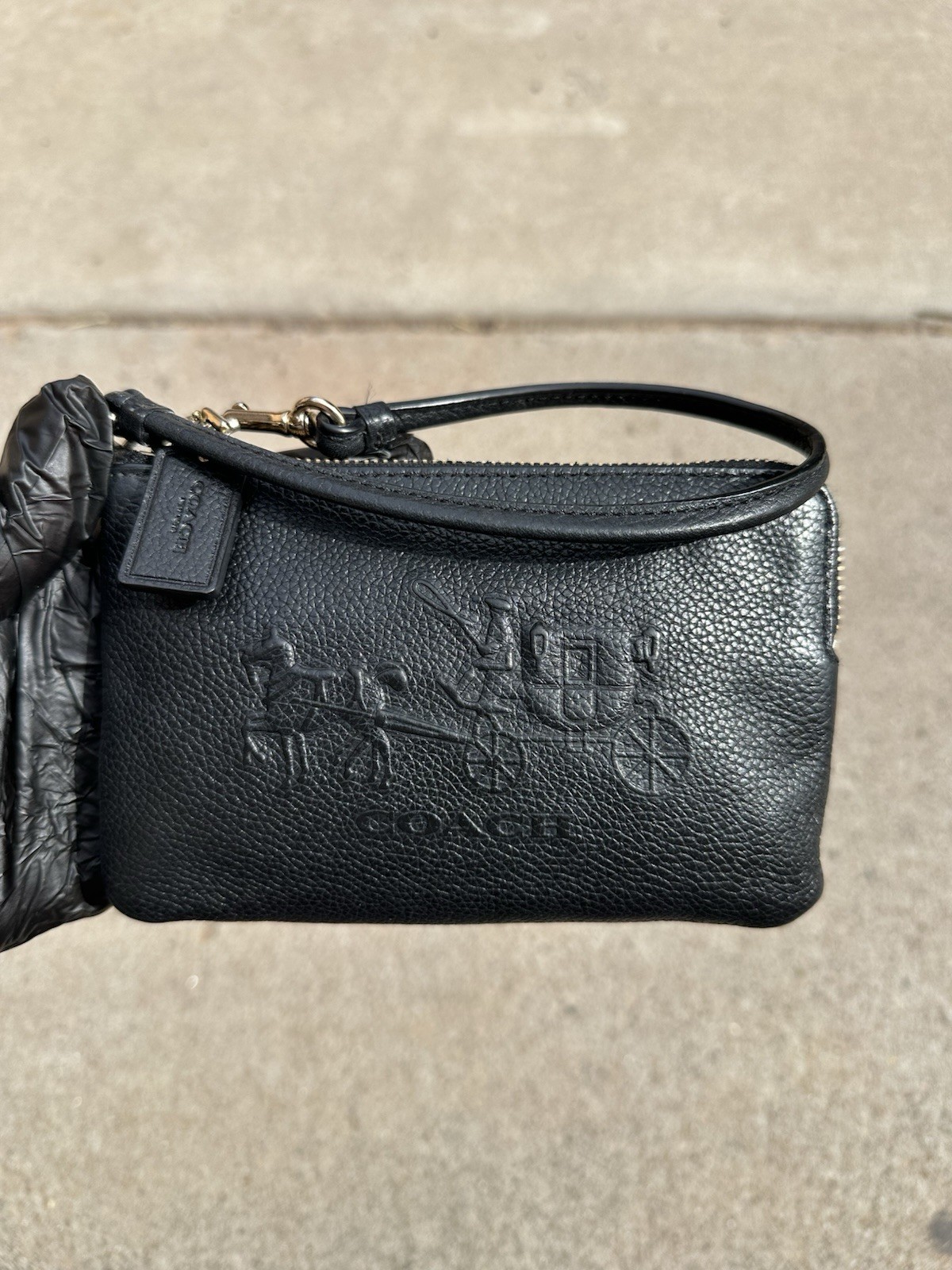 Coach Black Pebbled Leather Logo Horse & Carriage Embossed Zip Wristlet G1480