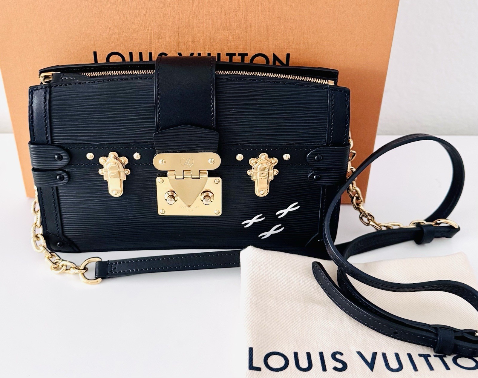 STUNNING LOUIS VUITTON Black Epi Leather Soft Trunk Crossbody Clutch Bag |2 COAs