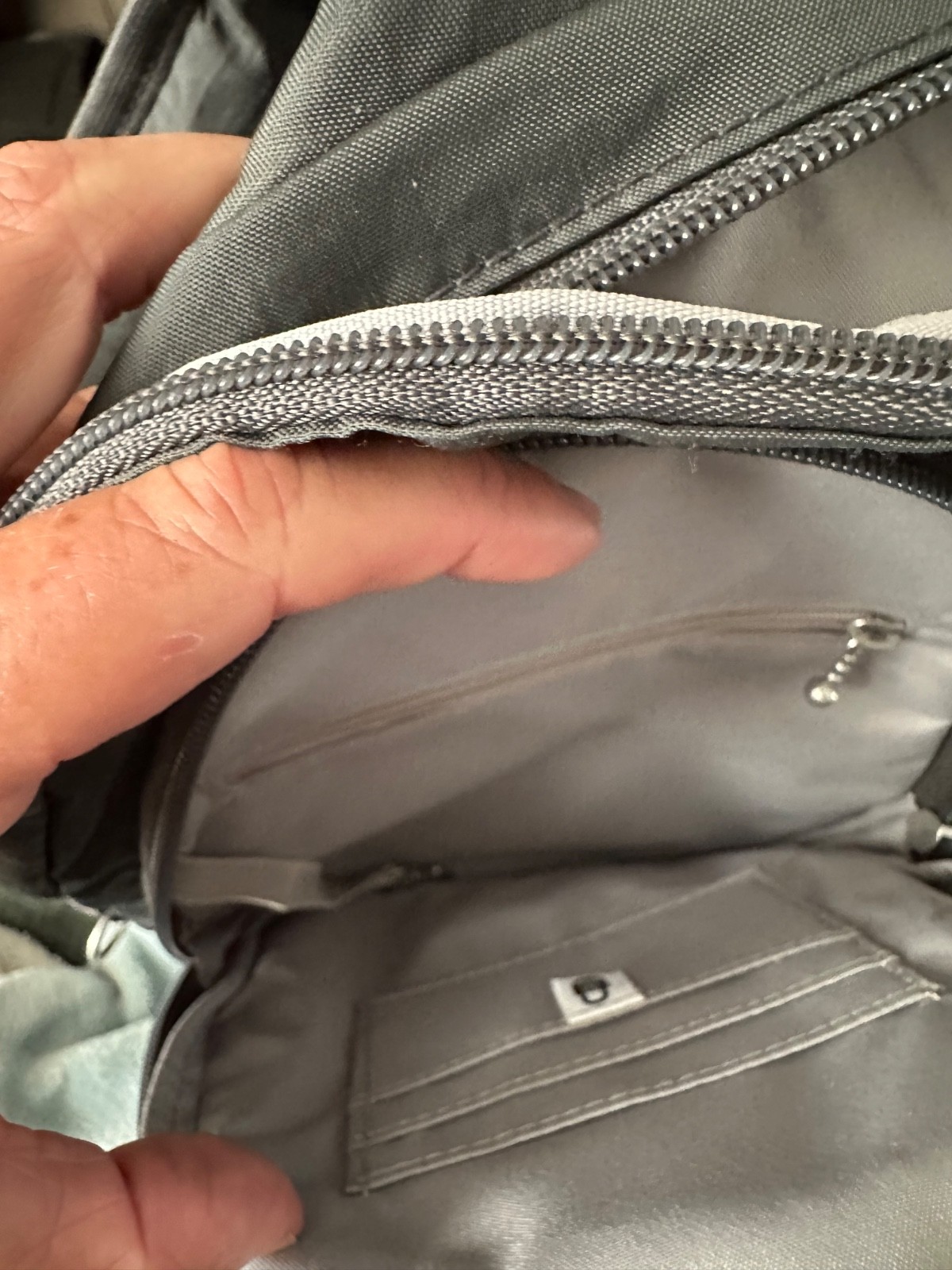 EUC Baggallini Anti Theft Travel Handbag Gray