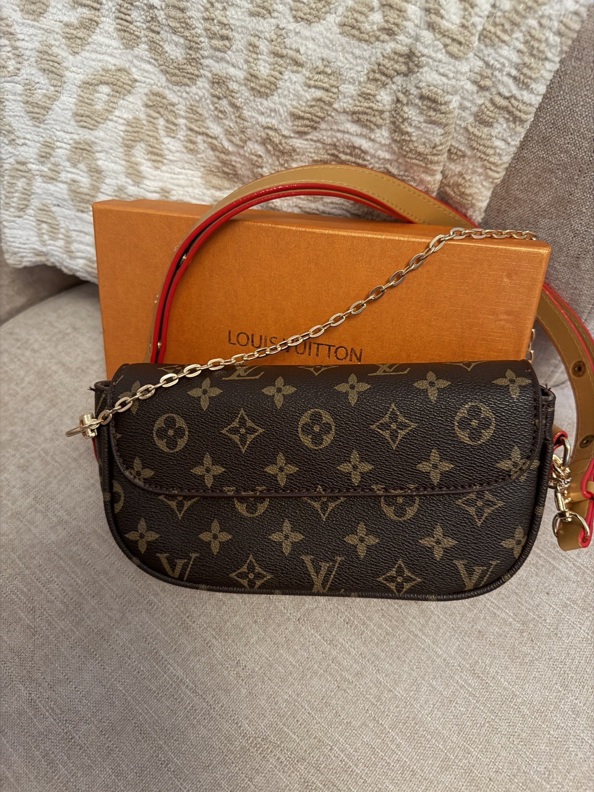Louis Vuitton Wallet On Chain Ivy