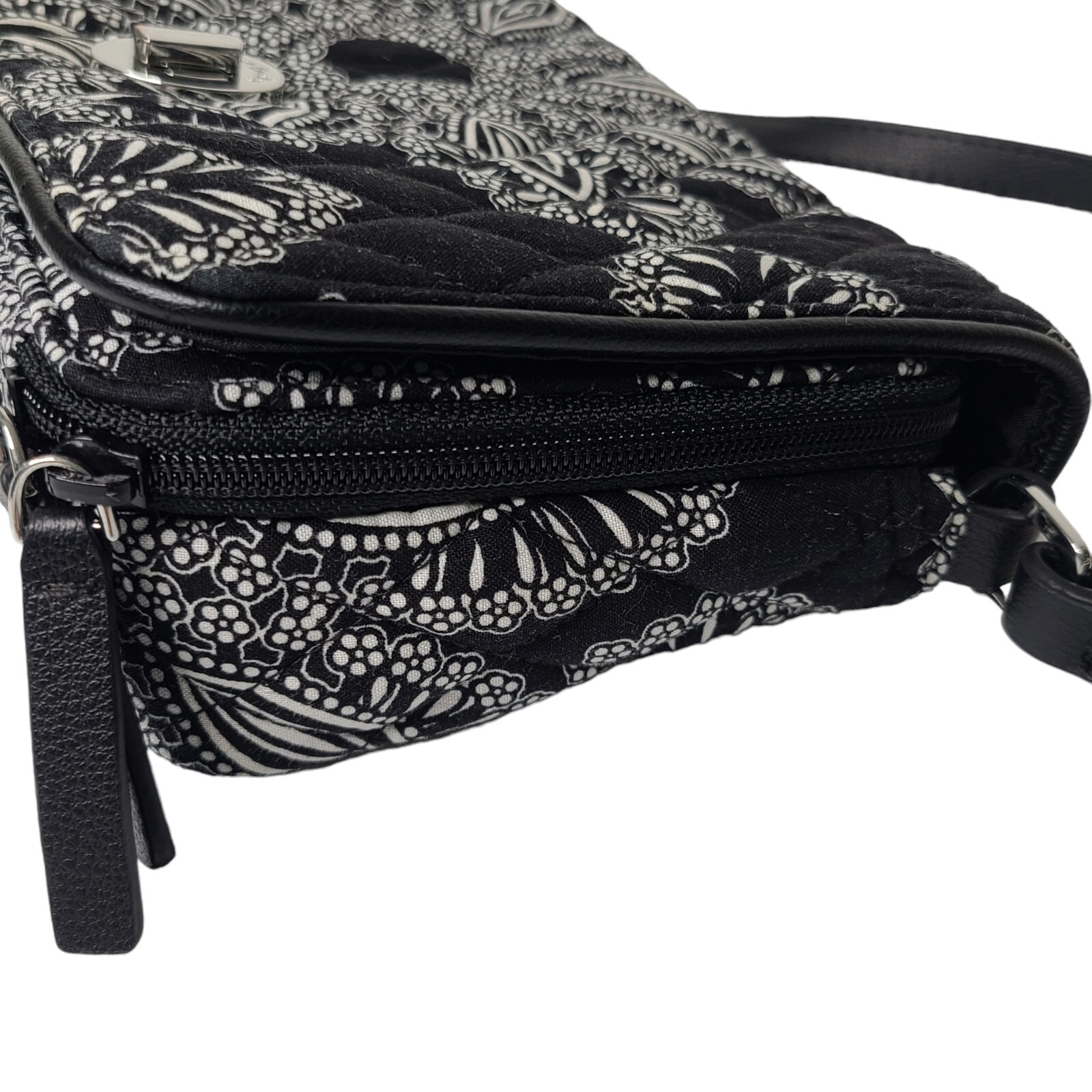 Vera Bradley All In One Crossbody Blanco Bouquet Black White Quilted Purse