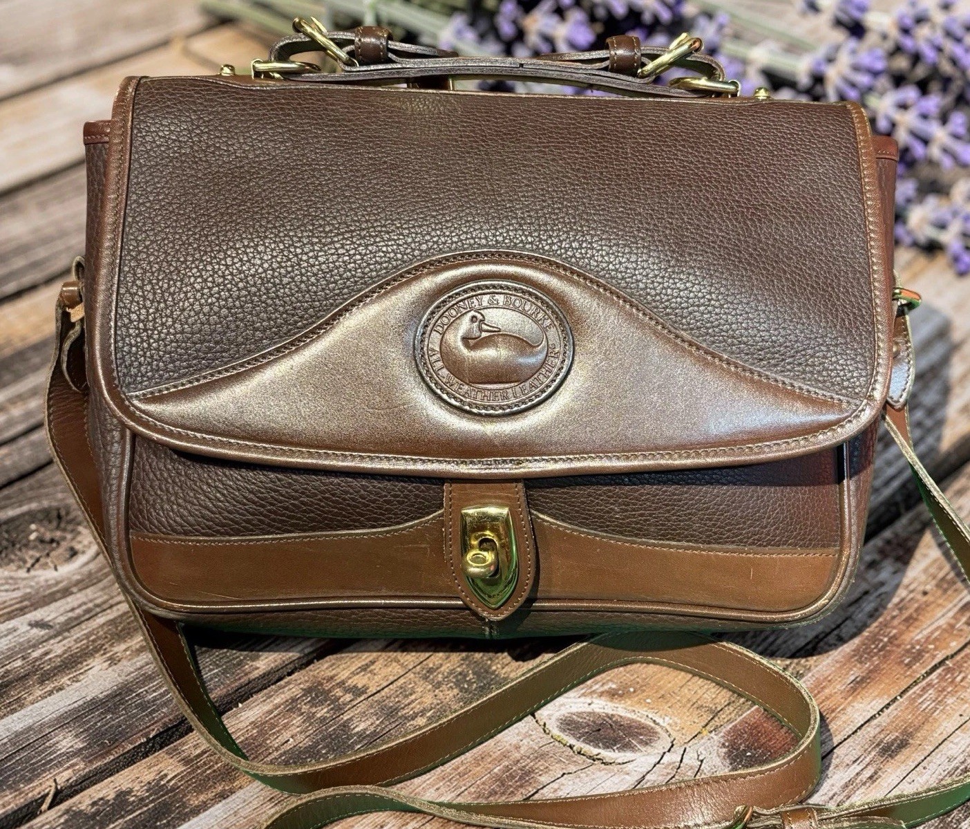 Dooney Bourke Dark Brown Vintage Carrier B701 Messenger Bag All Weather Leather