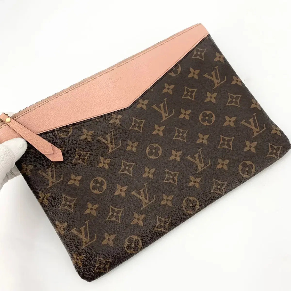 Louis Vuitton Monogram Rose Daily Pouch Clutch Bag M62942