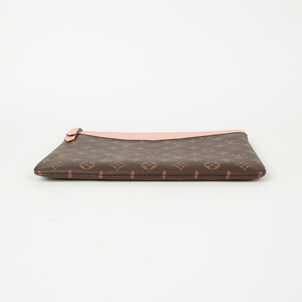 Louis Vuitton Daily Pouch M62942 117932701 [P]