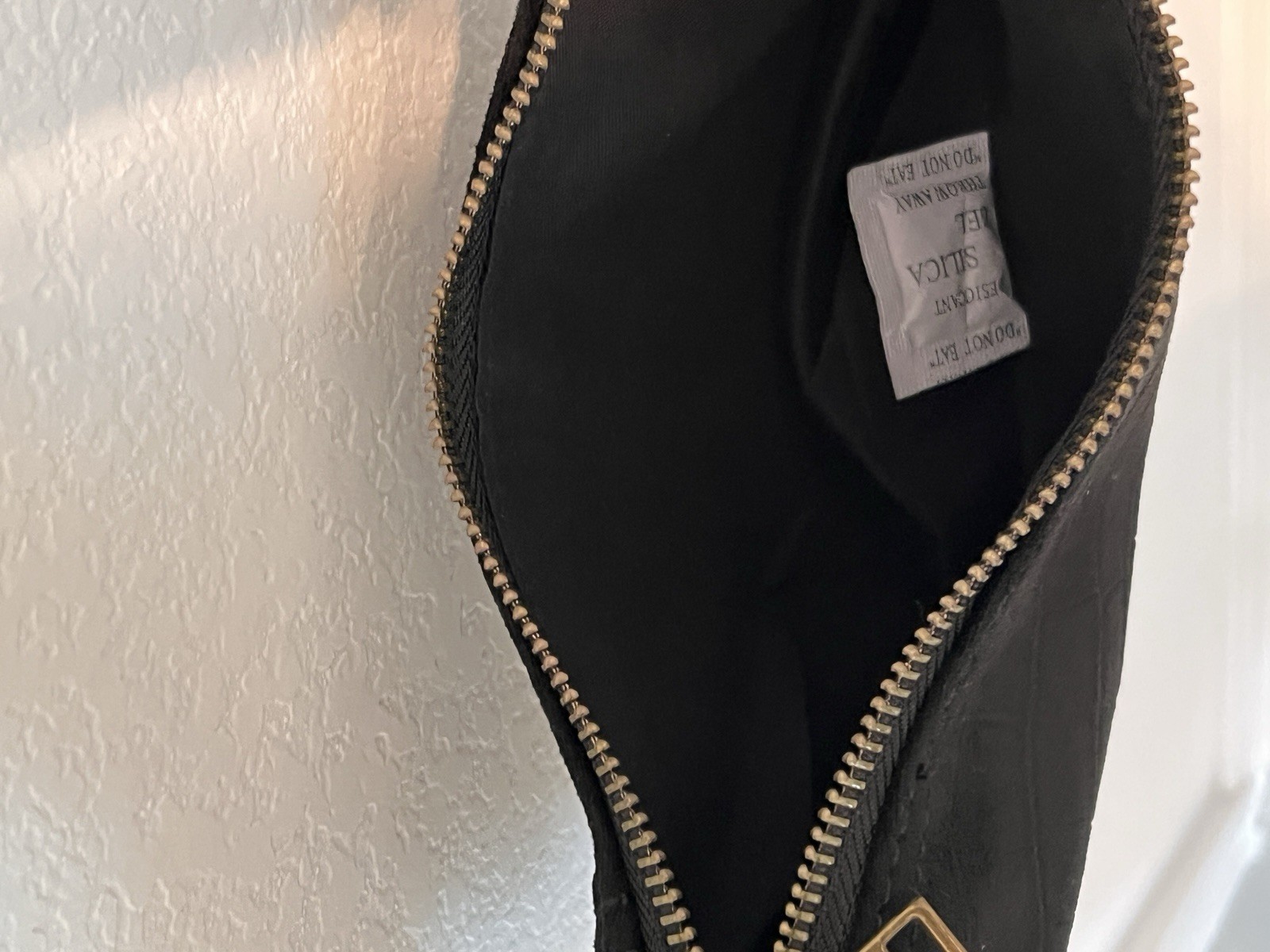 Vintage style Derek Heart Black Shoulder Bag Embossed Alligator Pattern