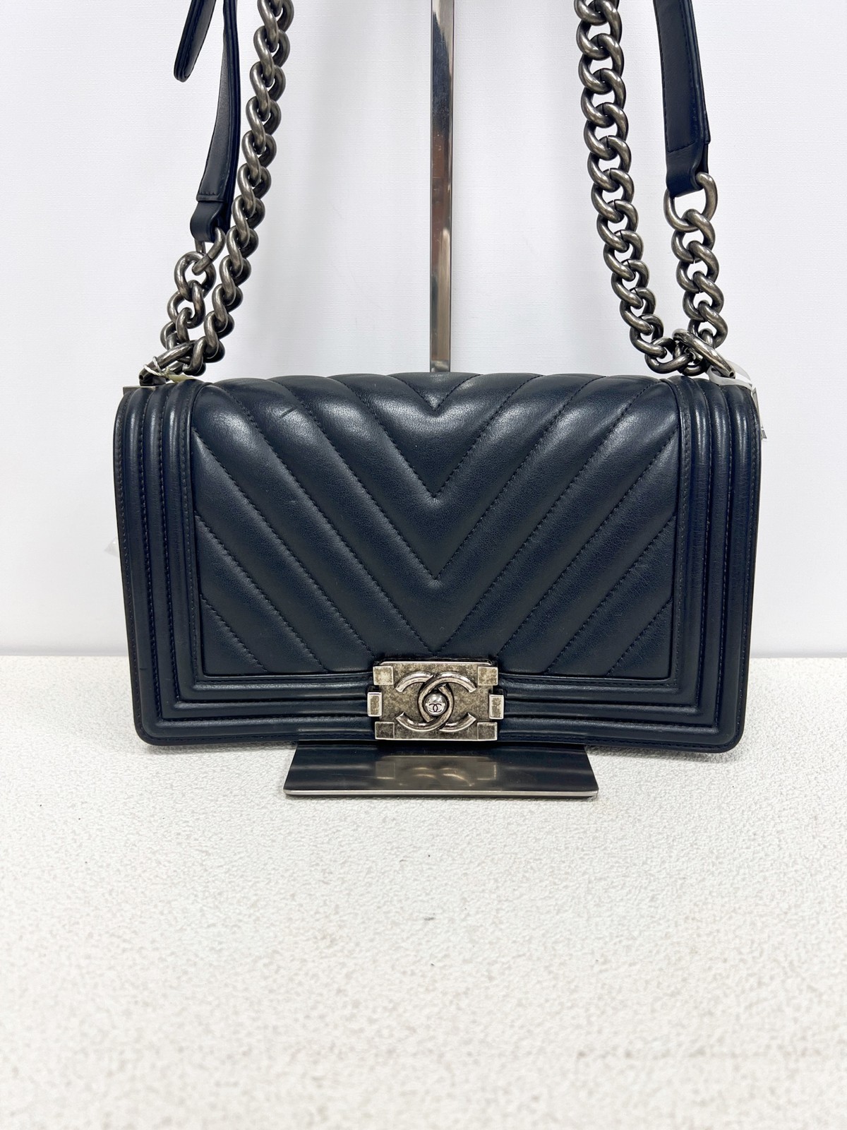 Chanel Le Boy Medium Black V Calfskin Hand Shoulder Crossbody Bag Duty Paid