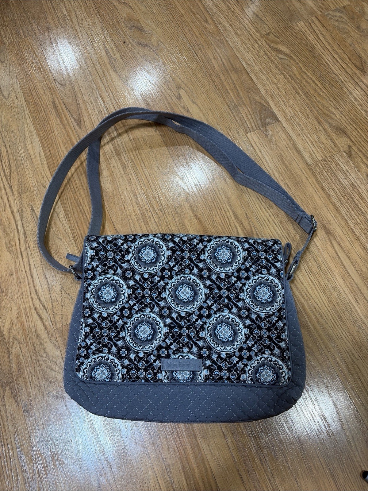 Vera Bradley Iconic Turnabout Crossbody Bag -medium, Romantic Paisley