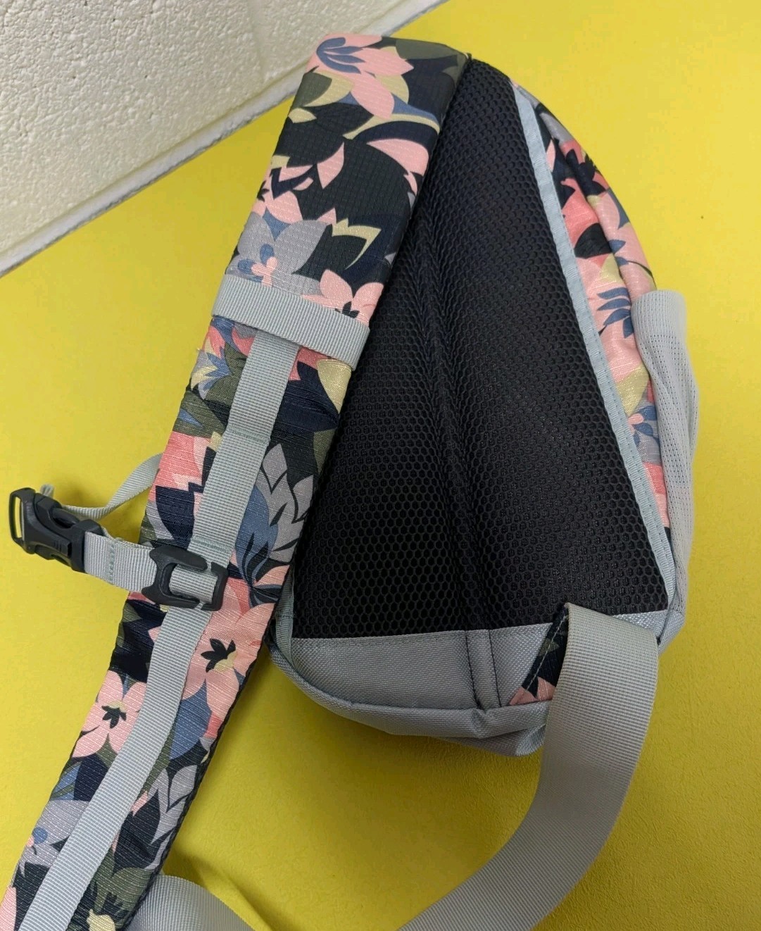 Vera Bradley Lorman Sling Backpack Vineyard Floral Bag Adjustable Purse