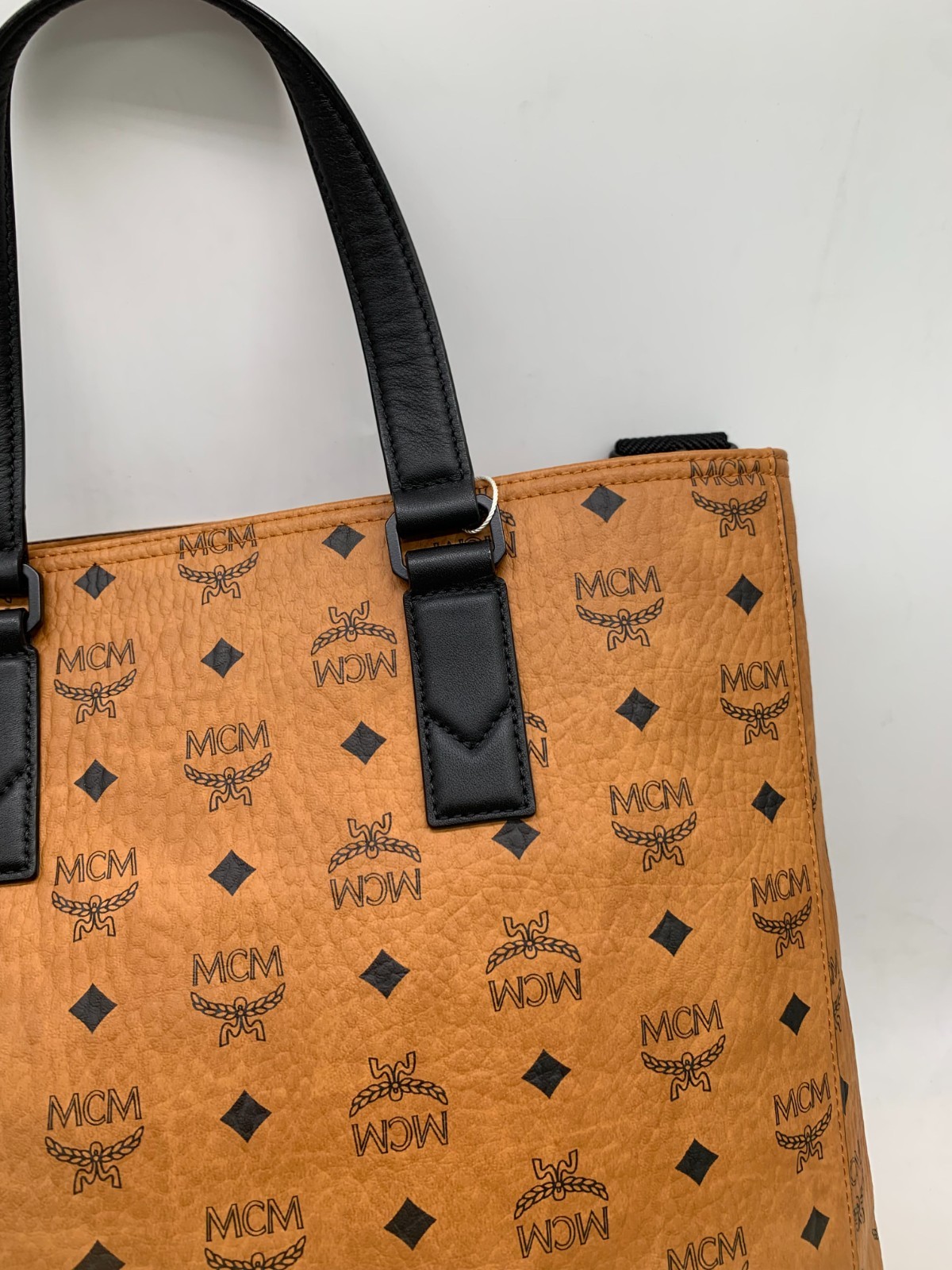 MCM Original Visetos Tall Vertical Tote Crossbody Bag/WJ05119312/