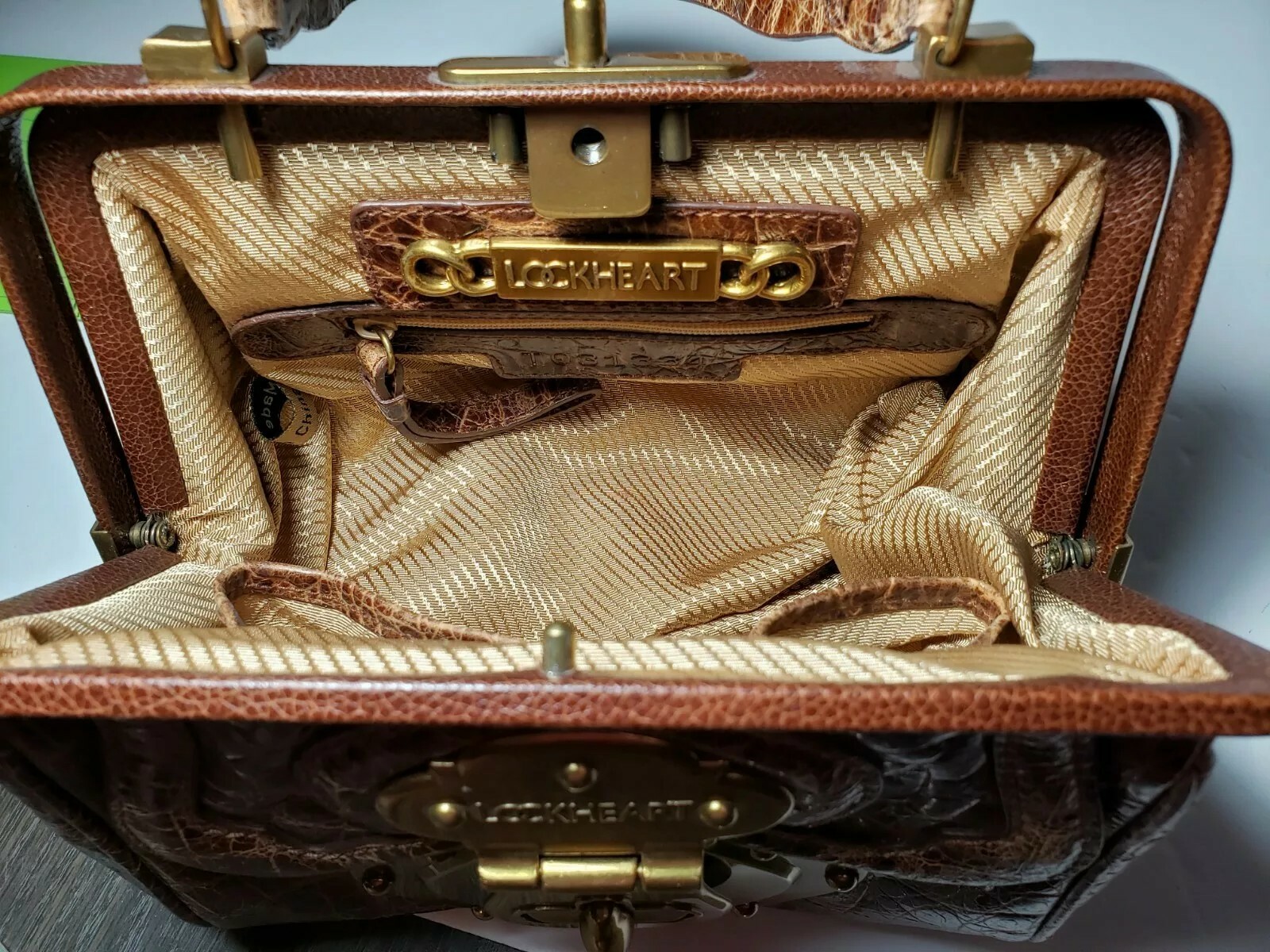 LOCKHEART RARE BEAUTIFUL MOCK CROCODILE PUSHLOCK EMBOSSED LEATHER HANDBAG $595