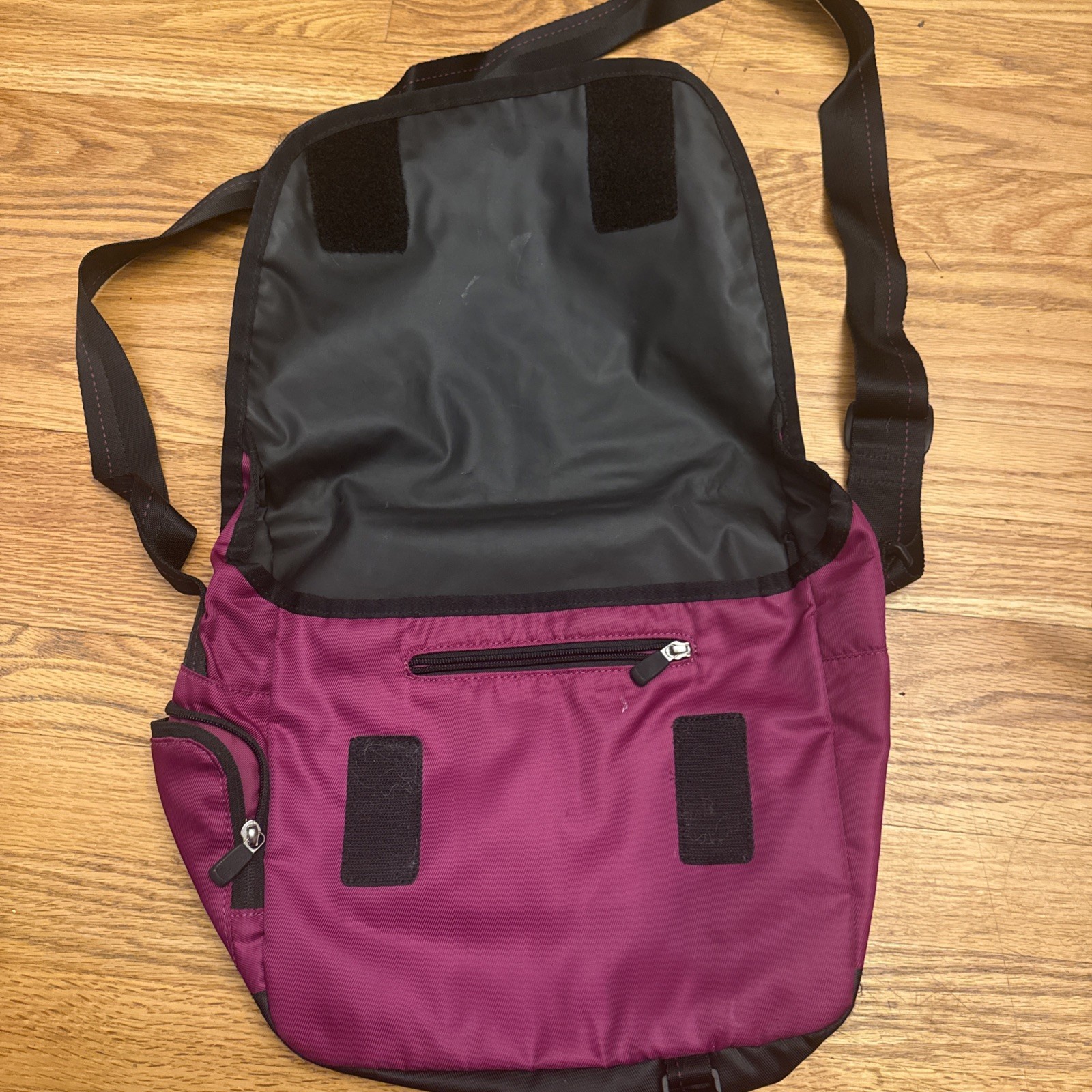 The North Face Messenger Bag Cadene Pink Black Nylon Crossbody Womens