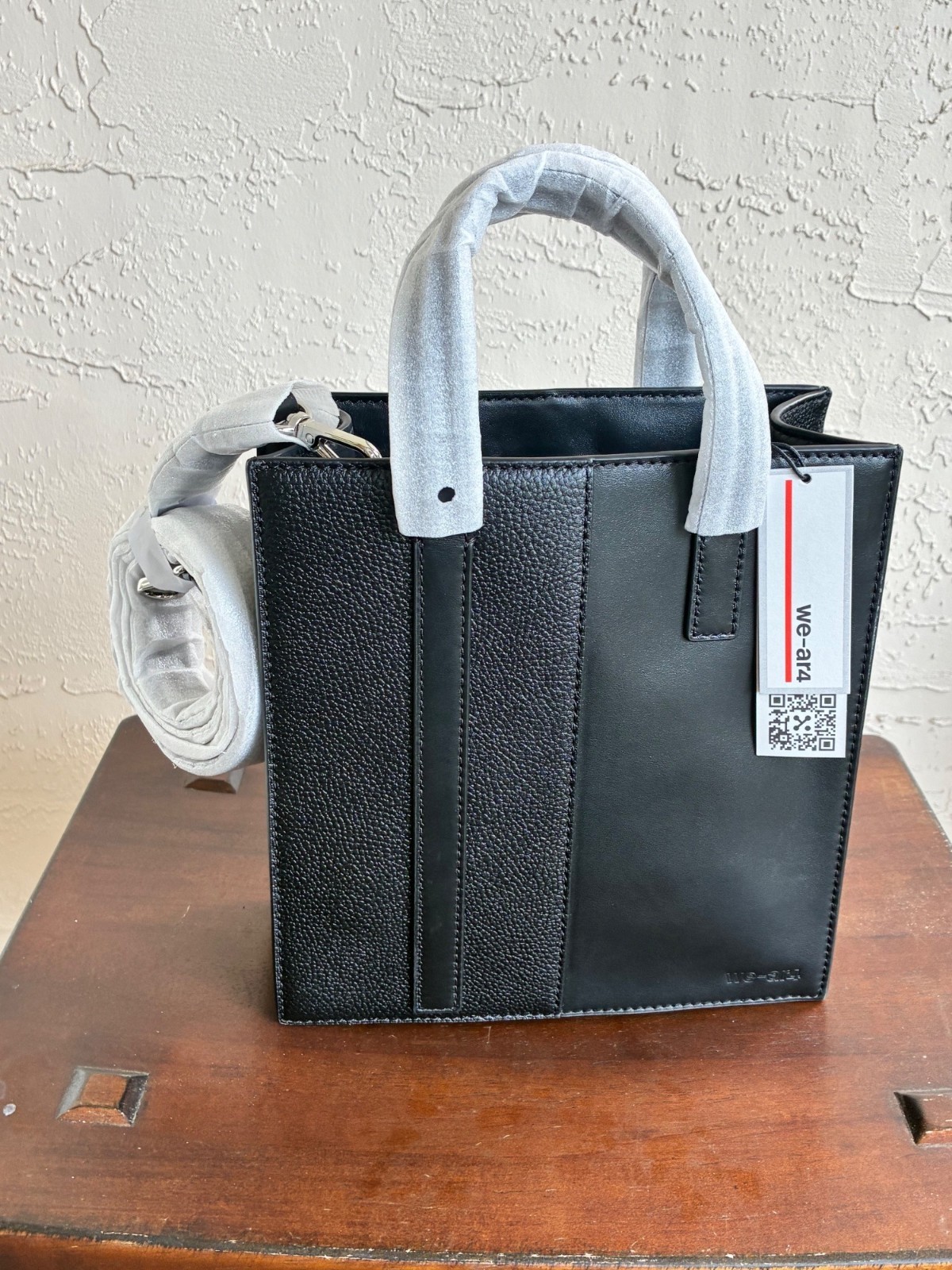 WE-AR4 The Bi Convertible Tote Bag Black Structured Leather Strap & Handle NEW