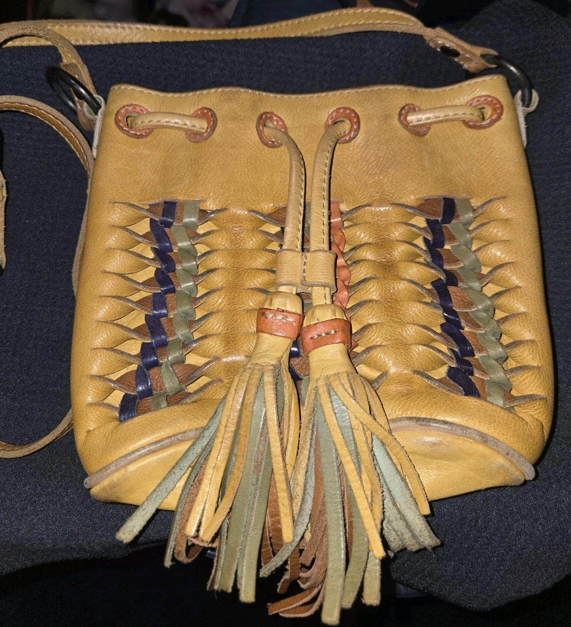 NICE Frye~Mini Leather Crossbody Bucket Purse~Fringe Boho Southwest~7.5″ x 9″