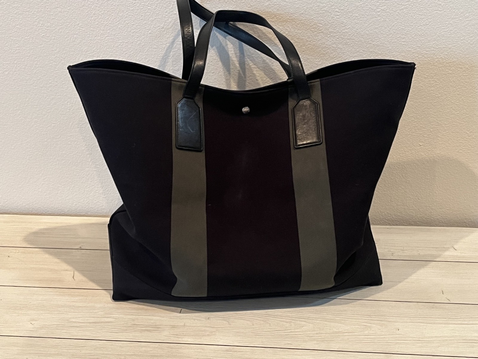 Saint Laurent Beach East West Shopping Tote Canvas Back Green GREAT