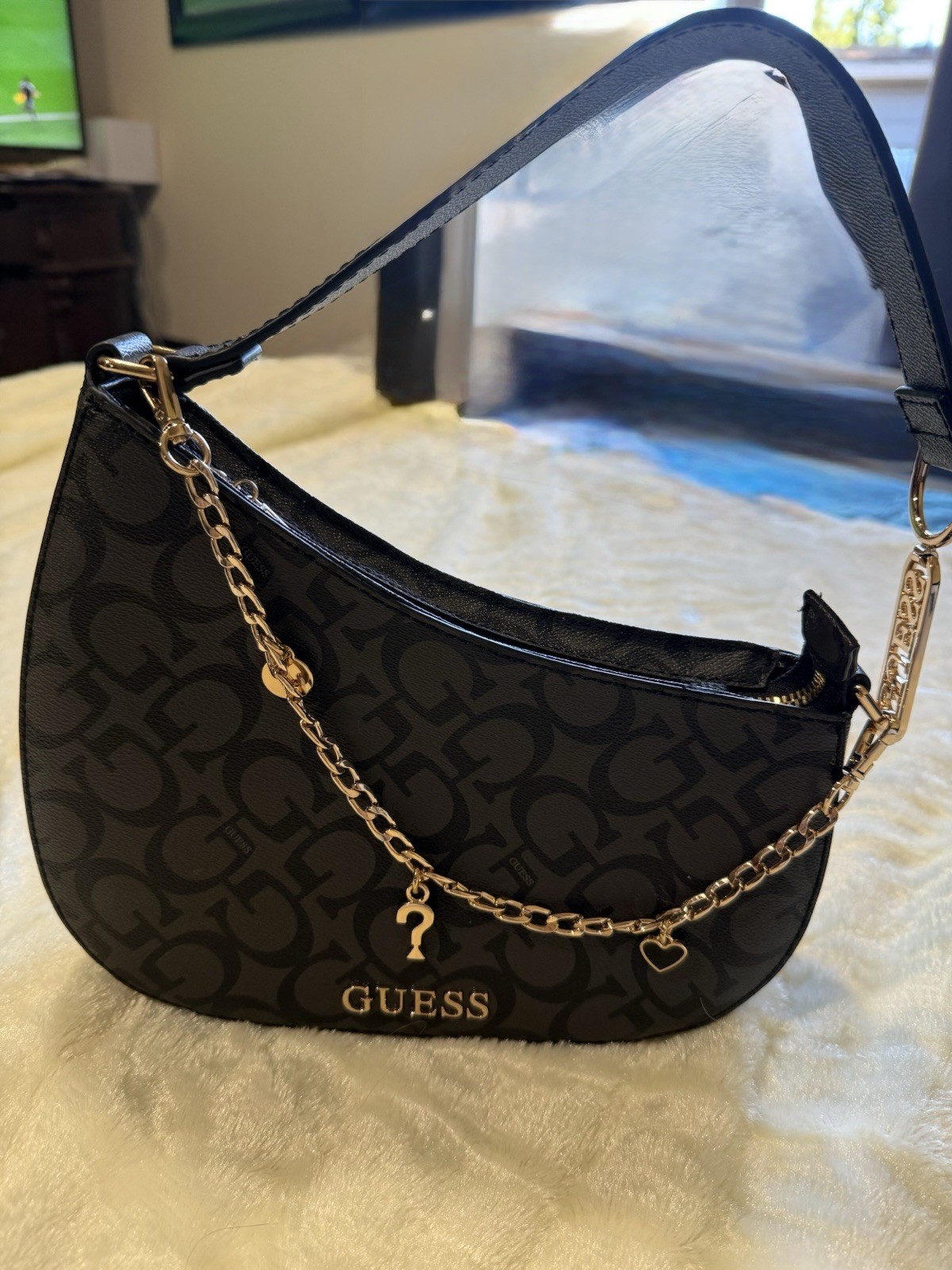 Guess Shoulder Bag