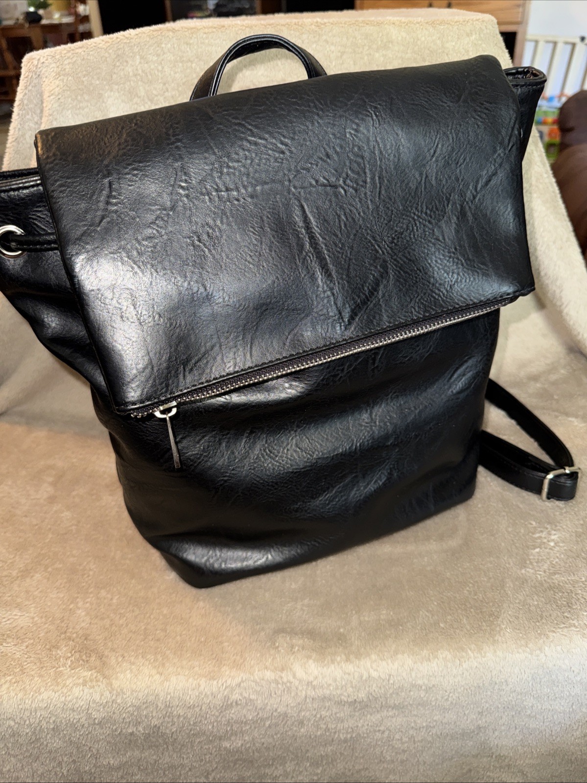 NWT 100% PU (VEGAN) Black Woodland Leather Back Pack