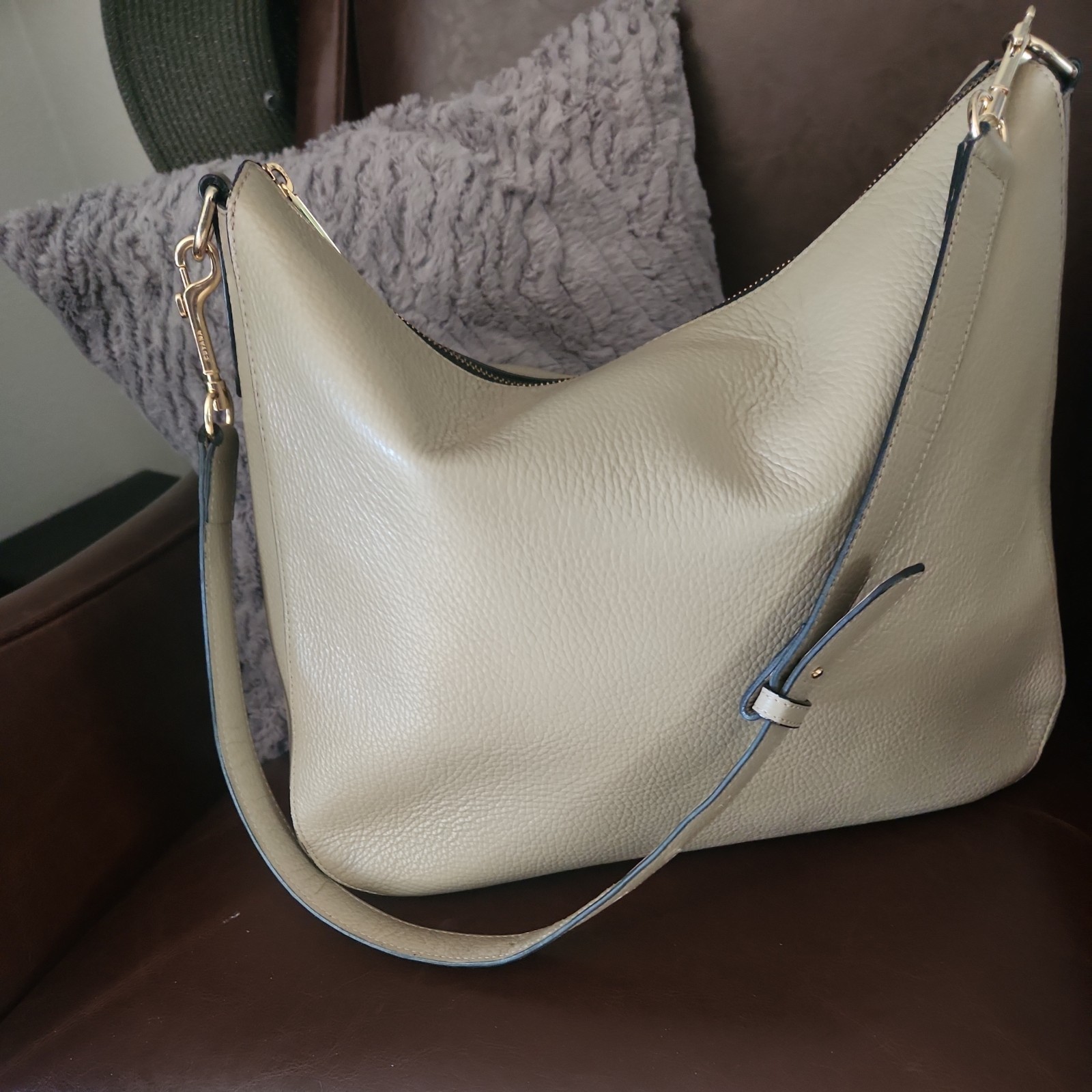 CUYANA Stone pebble Leather Shoulder Bag adjustable strap