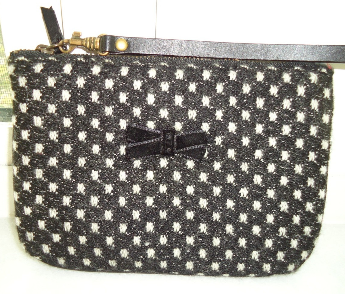J.CREW Women’s T100% Wool Clutch Black Size-6.8×4.5 in