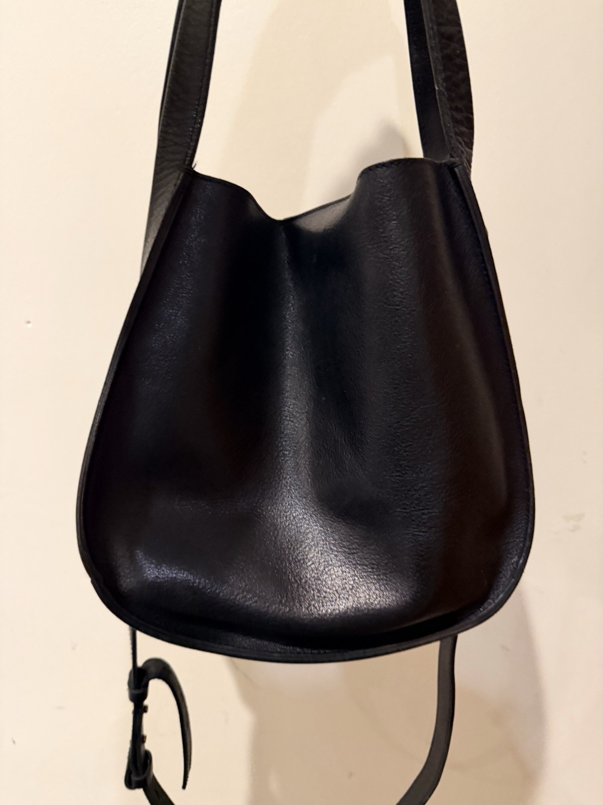 Madewell Sydney Shoulder Bag, black. Comes with long strap.