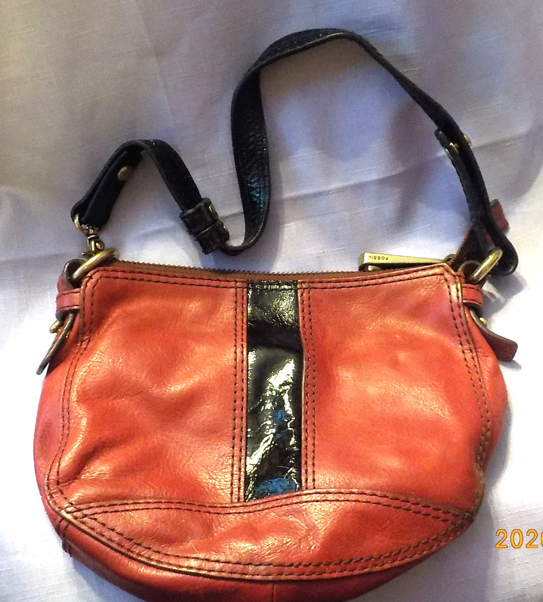 Vintage Red and Black Fifty Four FOSSIL shoulder bag 8.5″ x 7.25″ x 1.75′