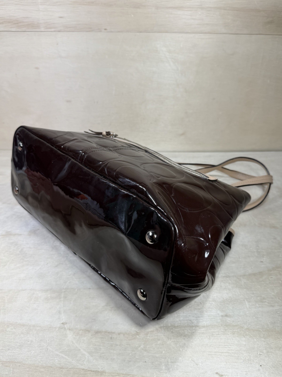 Coach Peyton Embossed Patent Leather Kiss-Lock Tote F25487 Brown Tan Trim Rare