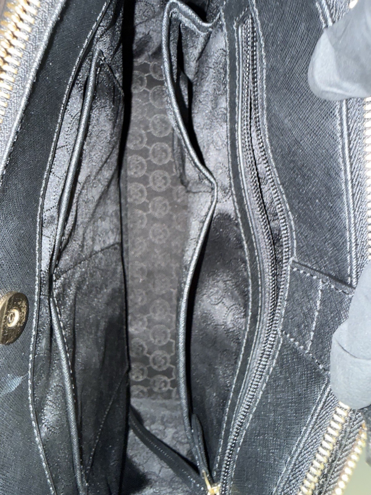 MICHAEL KORS SUTTON Large Leather Satchel in black
