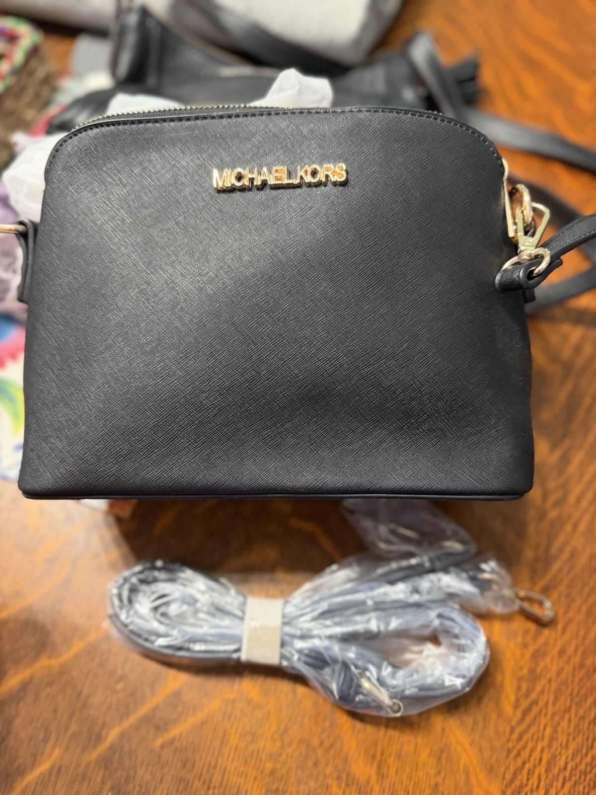 Michael Kors Black Crossbody Bag Gold Logo Zip Detachable Strap Pockets Lined