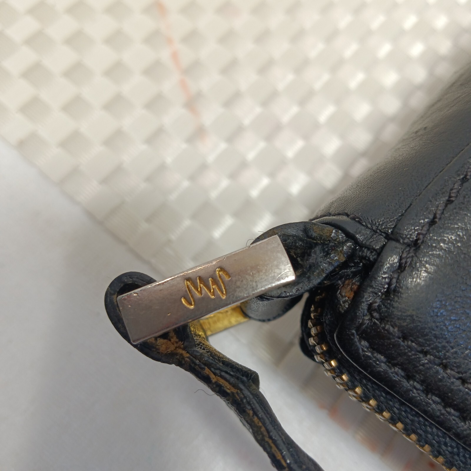 Authentic Vintage Monsac Shiny Black Soft Leather Shoulder Bag Zipper Closure