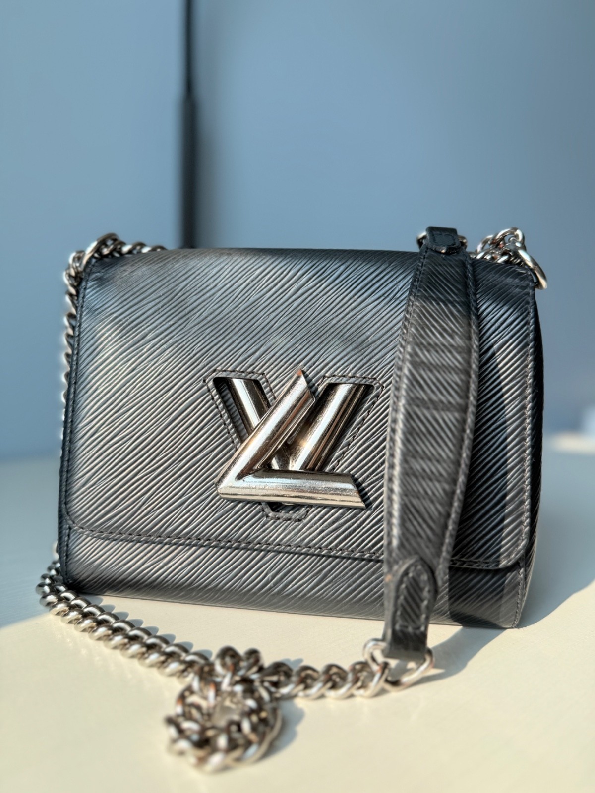Louis Vuitton MOnogram Twist MM shoulder bag