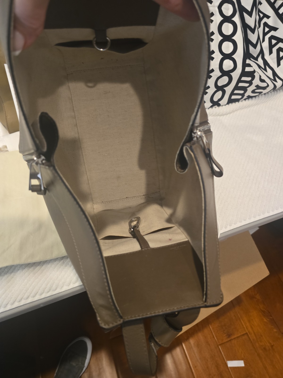 AUTHENTIC Loewe Hammock Bag Med 12x9x5 Fully Open Retail 3,400.00 At Loewe