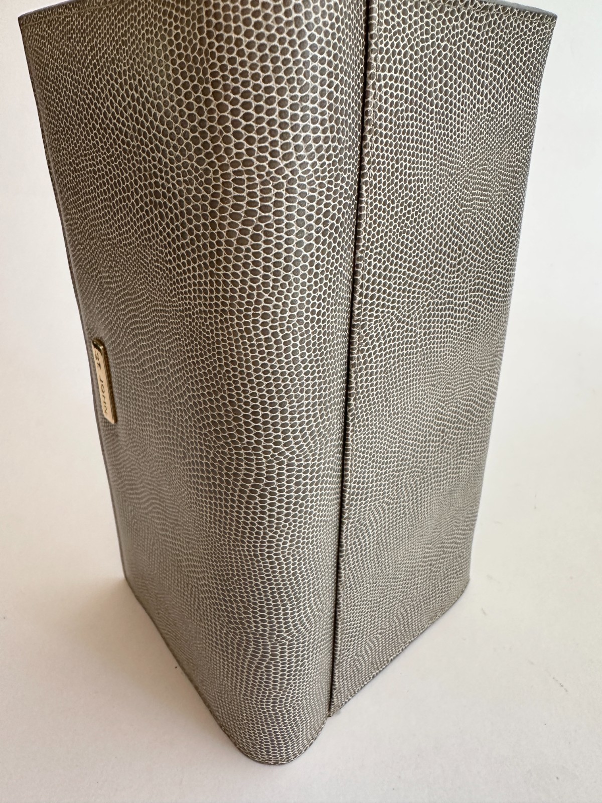 St John Wallet Organizer Clutch 9.5 Inch Embossed Leather Lizard Print Gray Nice