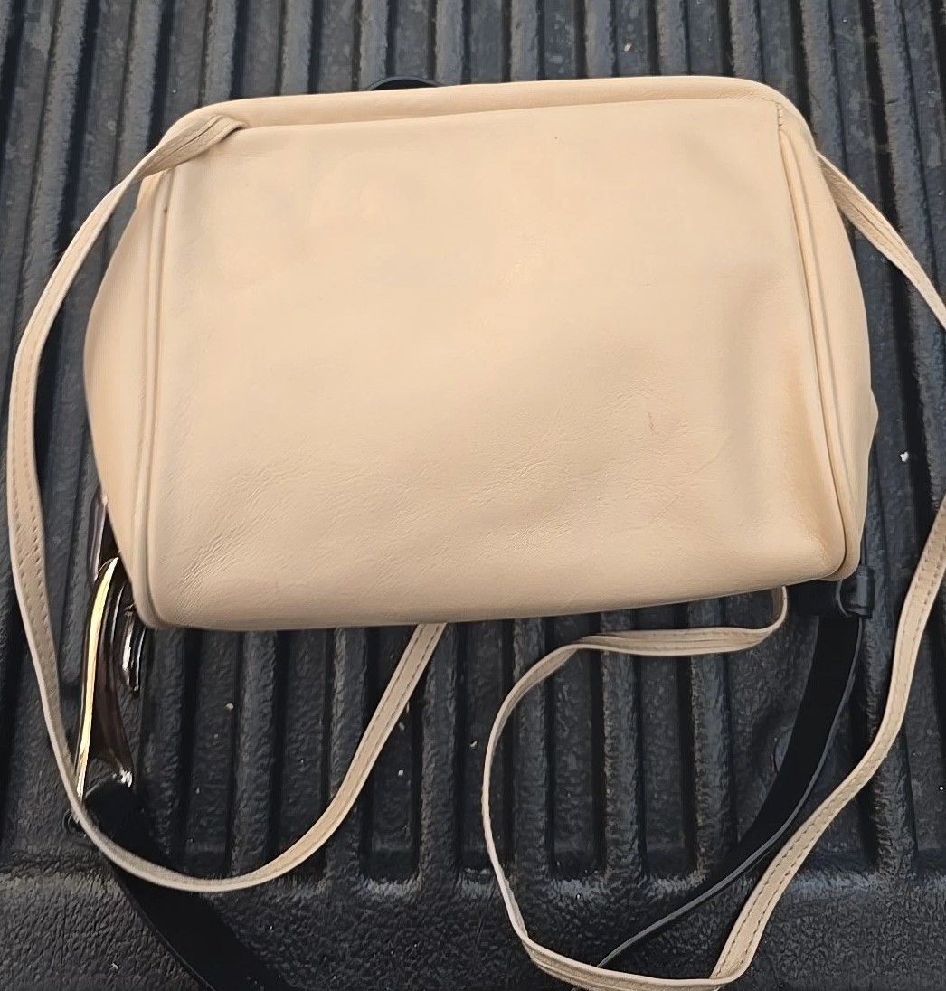 MINT Amanda Smith Vintage 80s Women’s Taupe Purse Crossbody Bag! Taiwan ROC