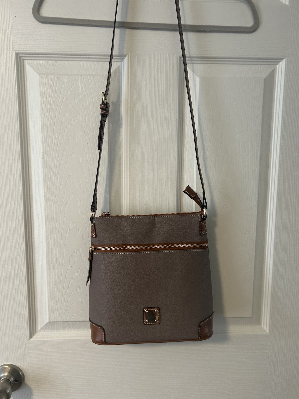 Women’s Pebbled Gray & Brown Crossbody Bag Gold Hardware Zip Adjustable Strap